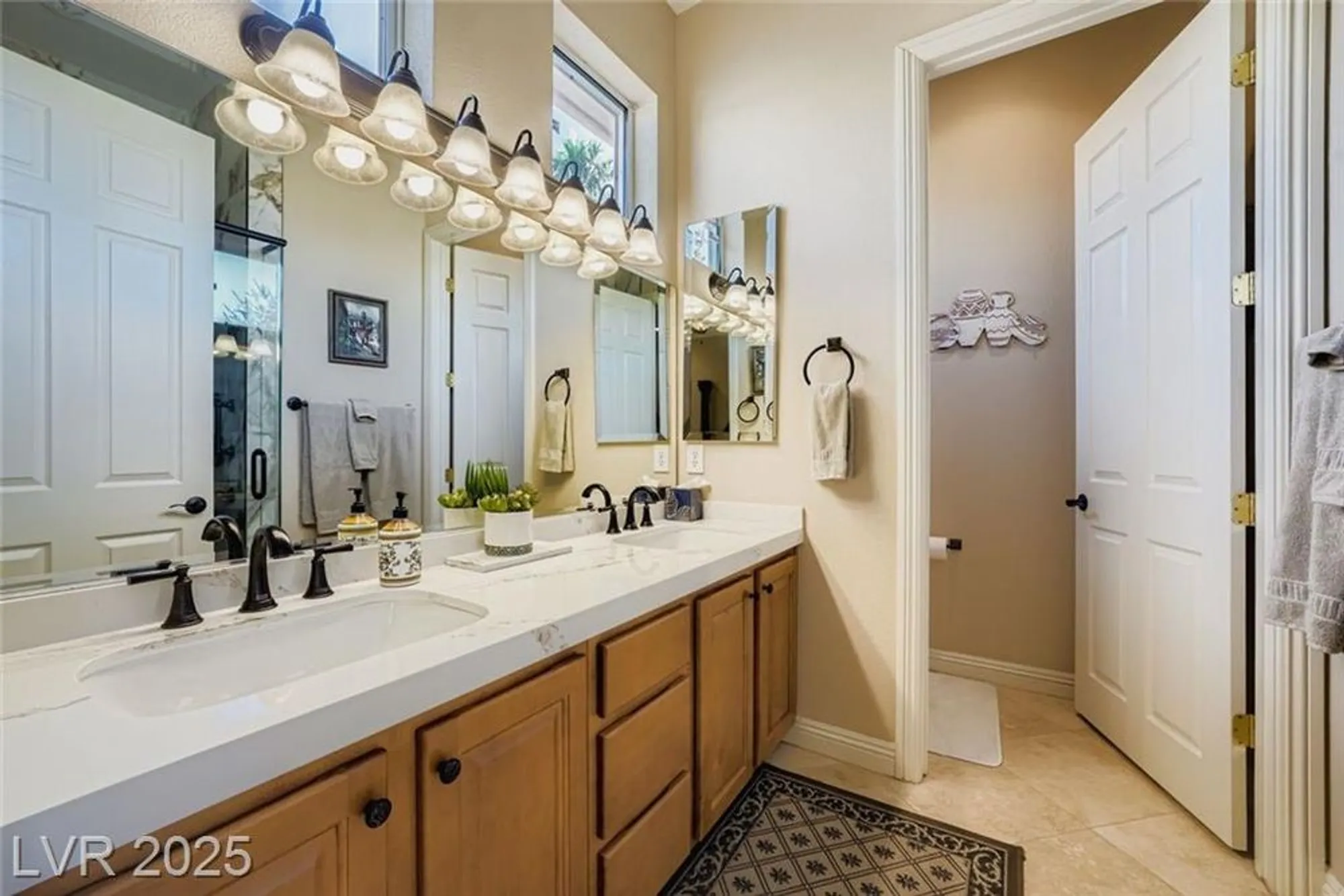 Property Slideshow image 11 of 35 | 4198 melodia songo ct, Las Vegas, NV, 89135