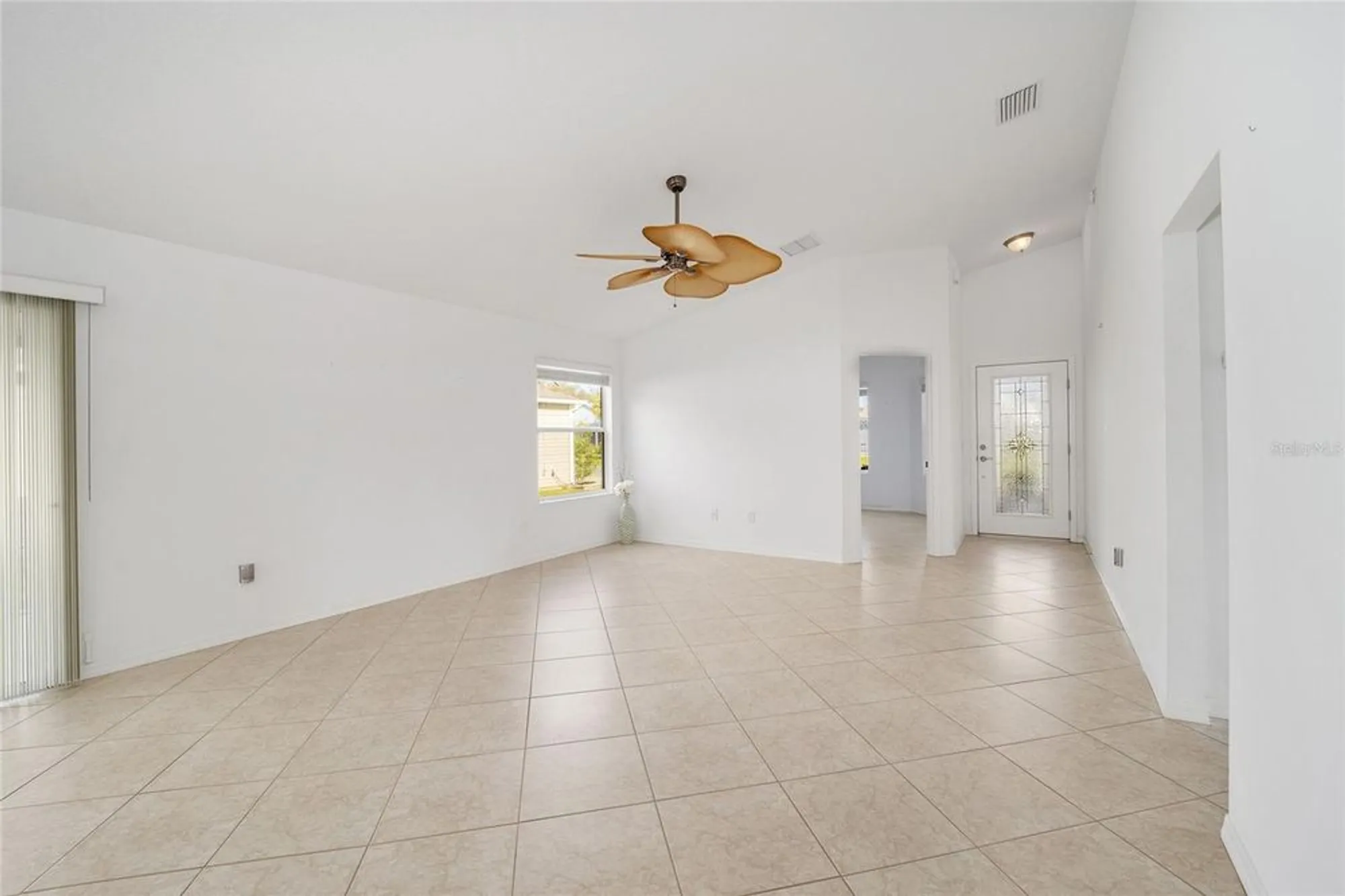 Property Slideshow image 15 of 42 | 2046 dalecroft trl, The Villages, FL, 32162