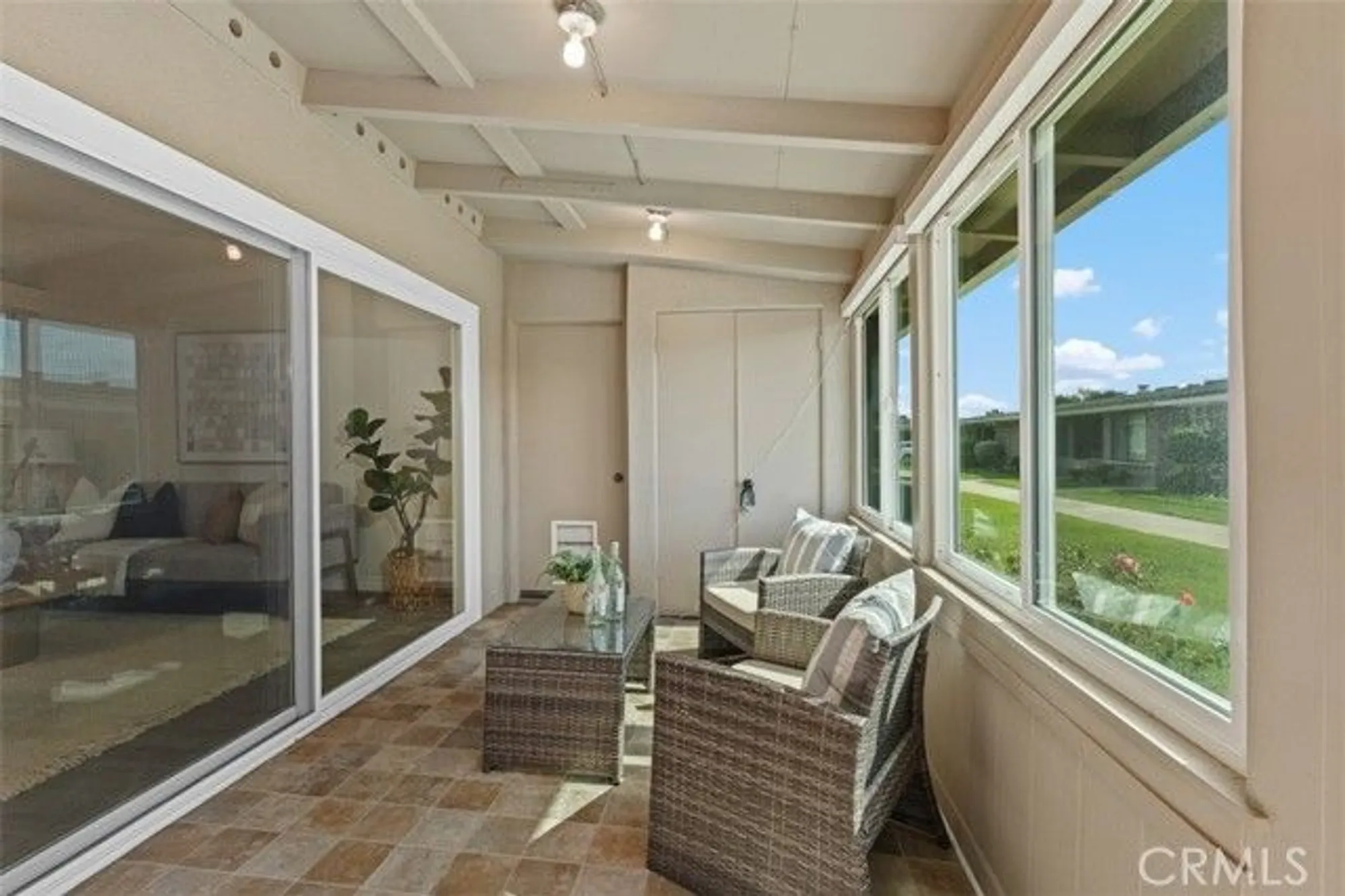 Property Slideshow image 4 of 38 | 13451 danbury ln # m6-133d, Seal Beach, CA, 90740