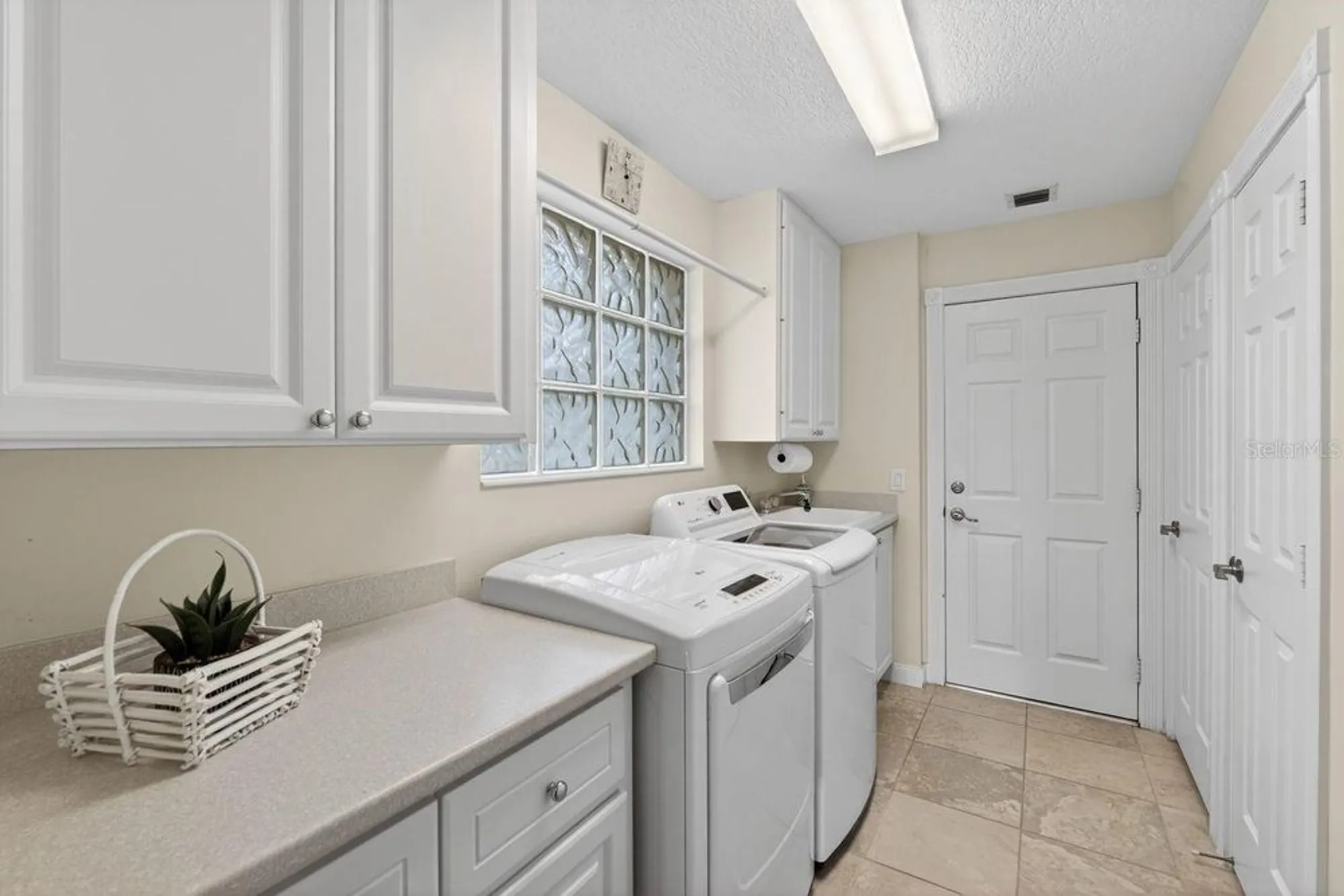 Property Slideshow image 22 of 42 | 6099 erice st, Venice, FL, 34293