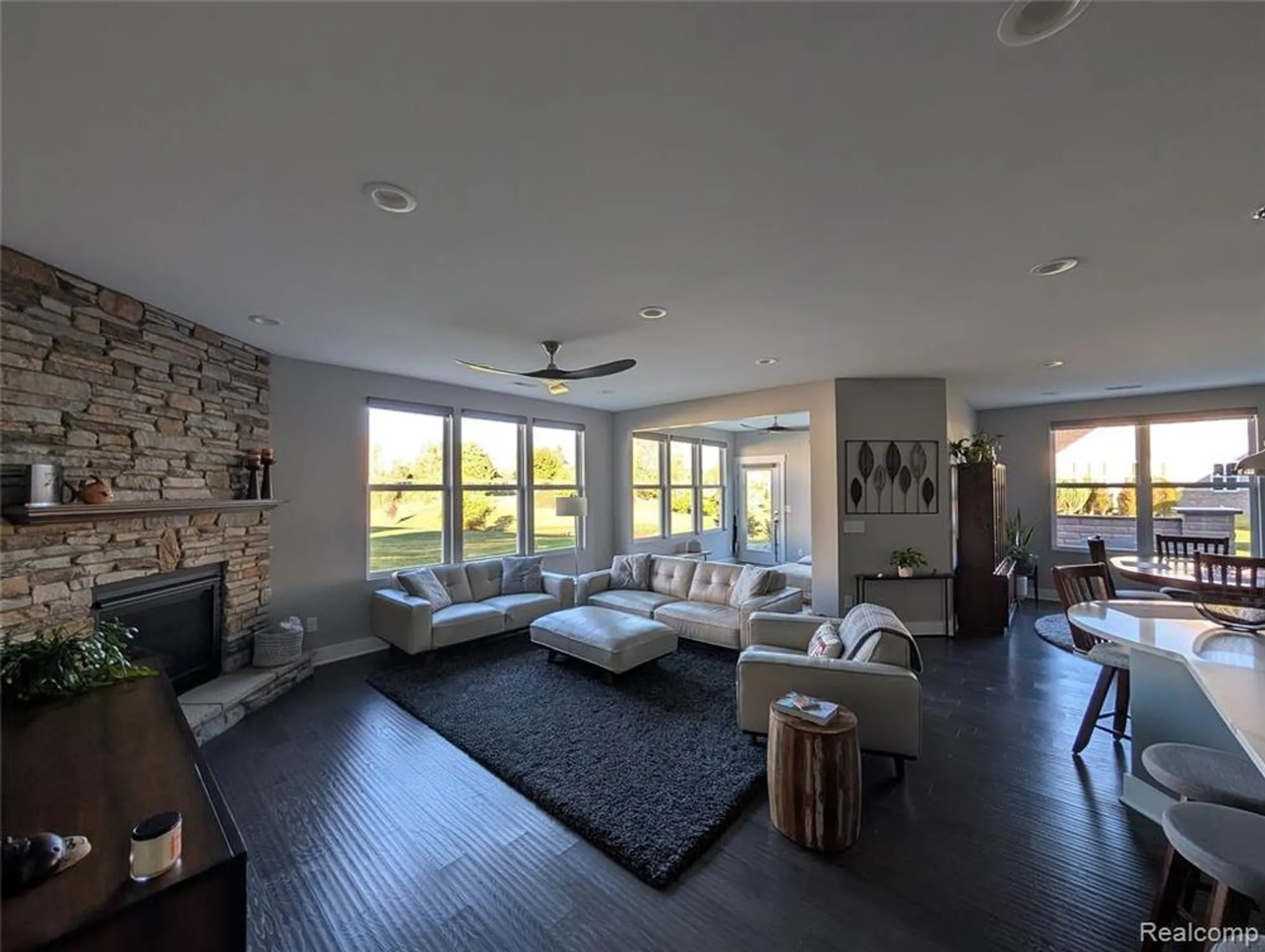 Property Slideshow image 11 of 51 | 27176 walloon way, Brownstown Twp, MI, 48134