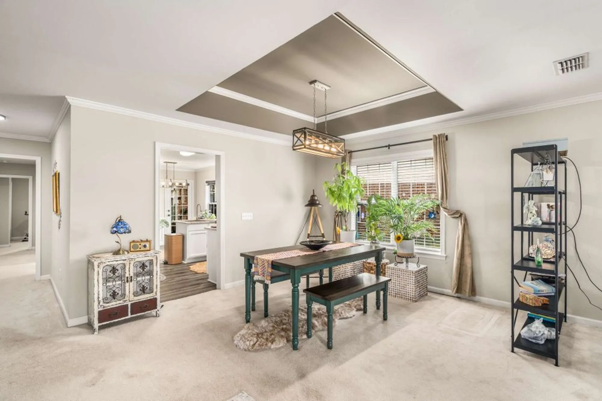 Property Slideshow image 10 of 32 | 443 forest glen cir, Murfreesboro, TN, 37128