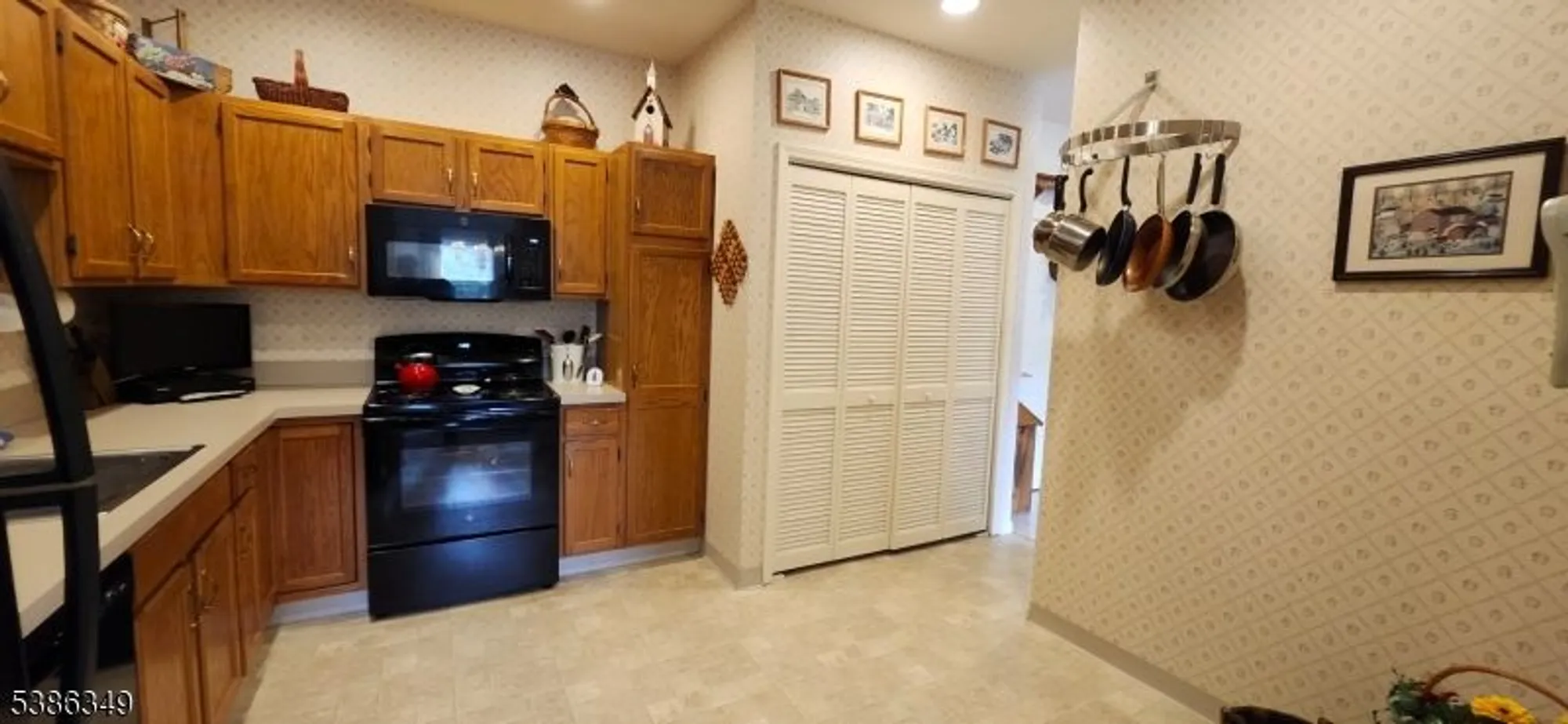 Property Slideshow image 6 of 18 | 4 richmond roadsuite308 308, West Milford Twp., NJ, 07480