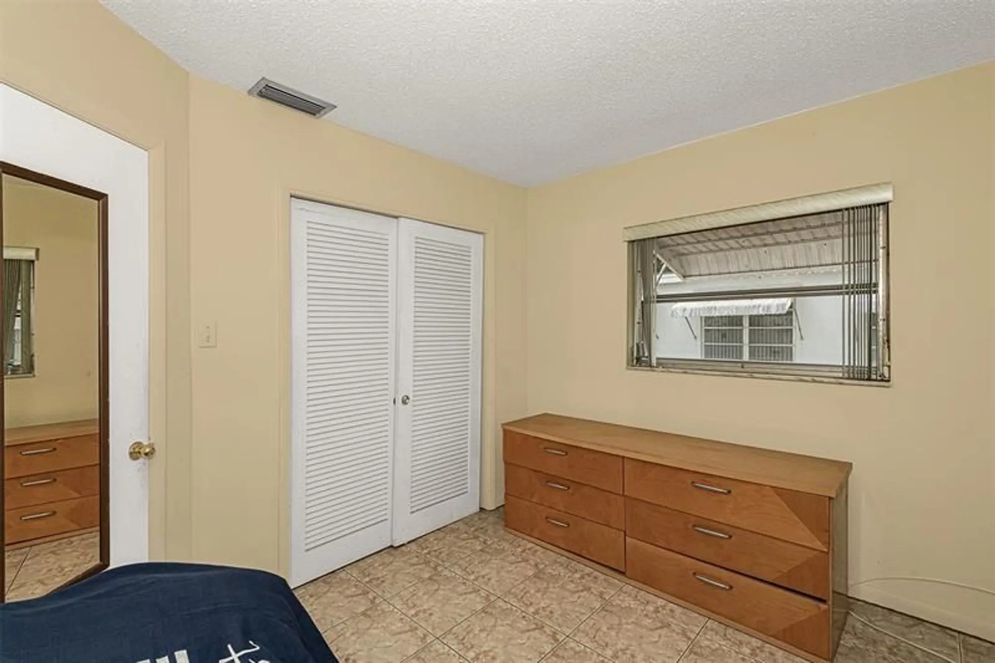 Property Slideshow image 7 of 22 | 1005 nw 73rd ave, Margate, FL, 33063