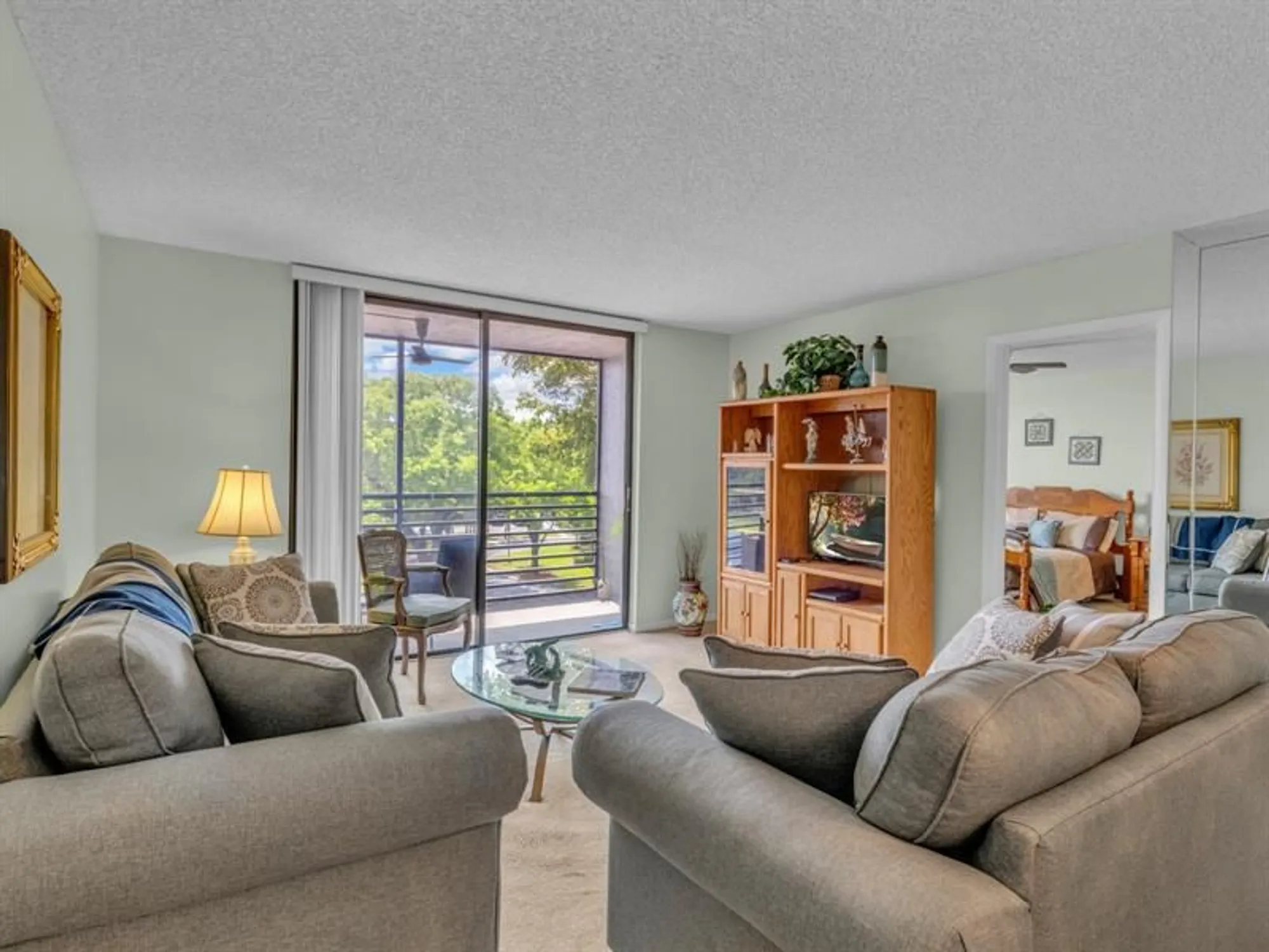 Property Slideshow image 20 of 51 | 1101 colony point cir 422, Pembroke Pines, FL, 33026