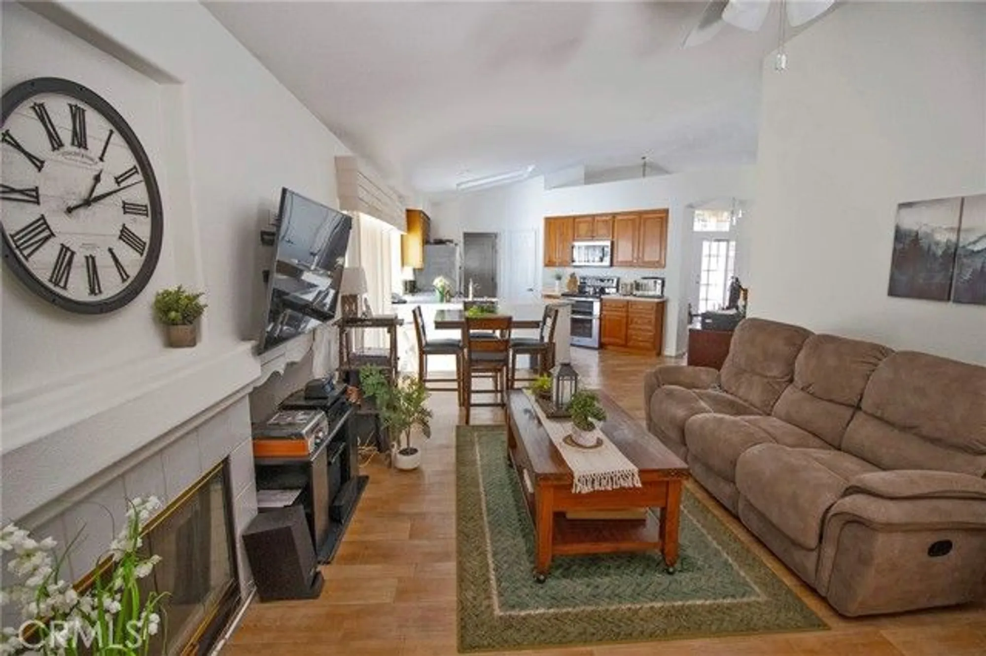 Property Slideshow image 8 of 31 | 40247 via acuna, Murrieta, CA, 92562