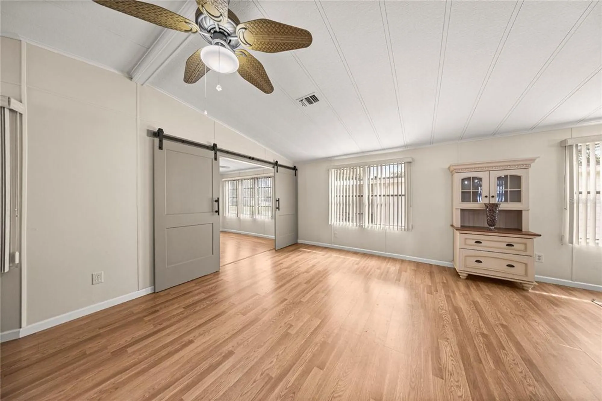 Property Slideshow image 9 of 31 | 712 devon dr, Lady Lake, FL, 32159