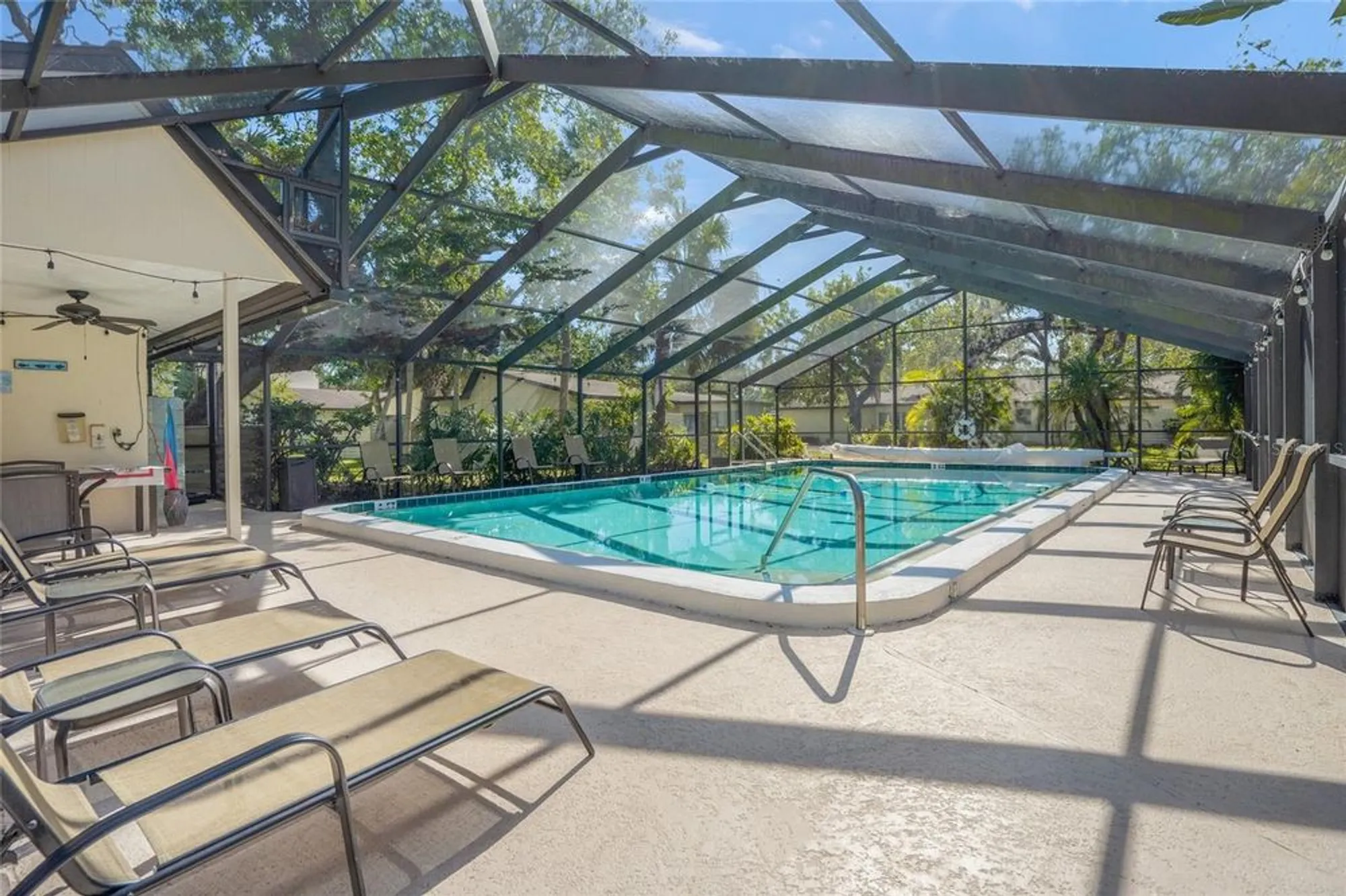 Property Slideshow image 31 of 35 | 6906 woodwind dr 12, Sarasota, FL, 34231