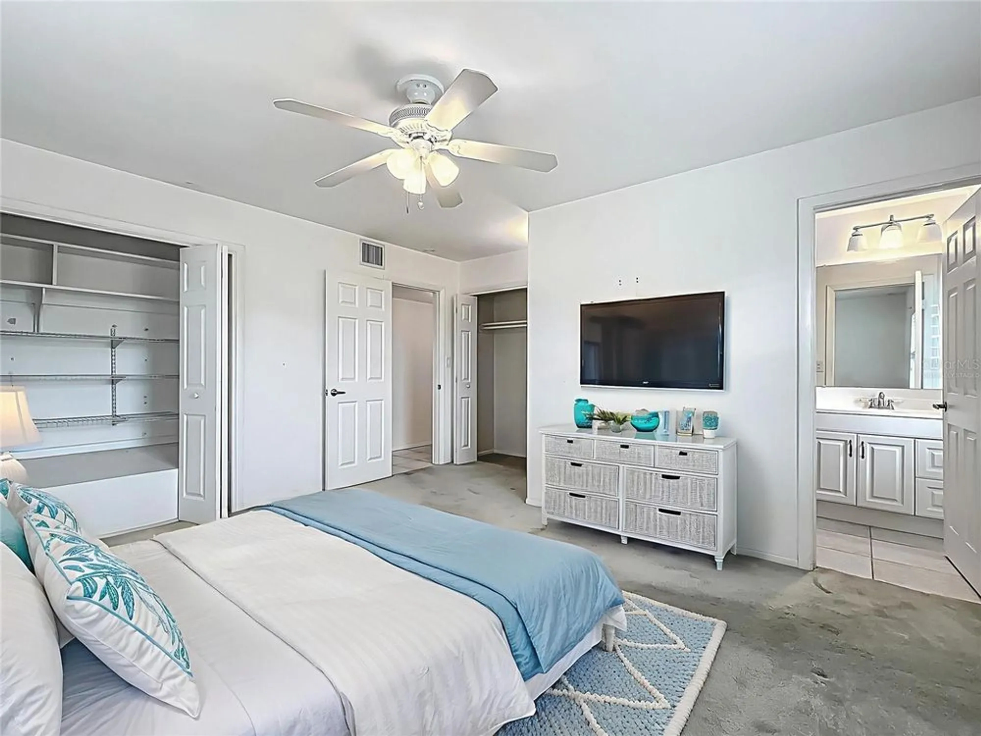 Property Slideshow image 15 of 41 | 904 desert hills dr, Sun City Center, FL, 33573