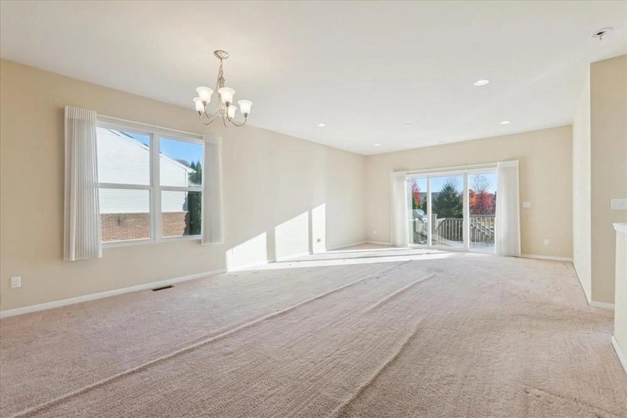 Property Slideshow image 8 of 67 | 9525 pine valley dr, Grand Blanc, MI, 48439