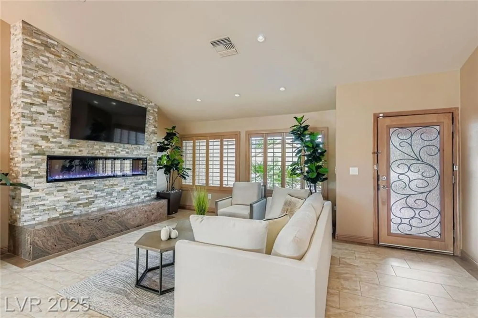 Property Slideshow image 3 of 32 | 9101 villa ridge dr, Las Vegas, NV, 89134