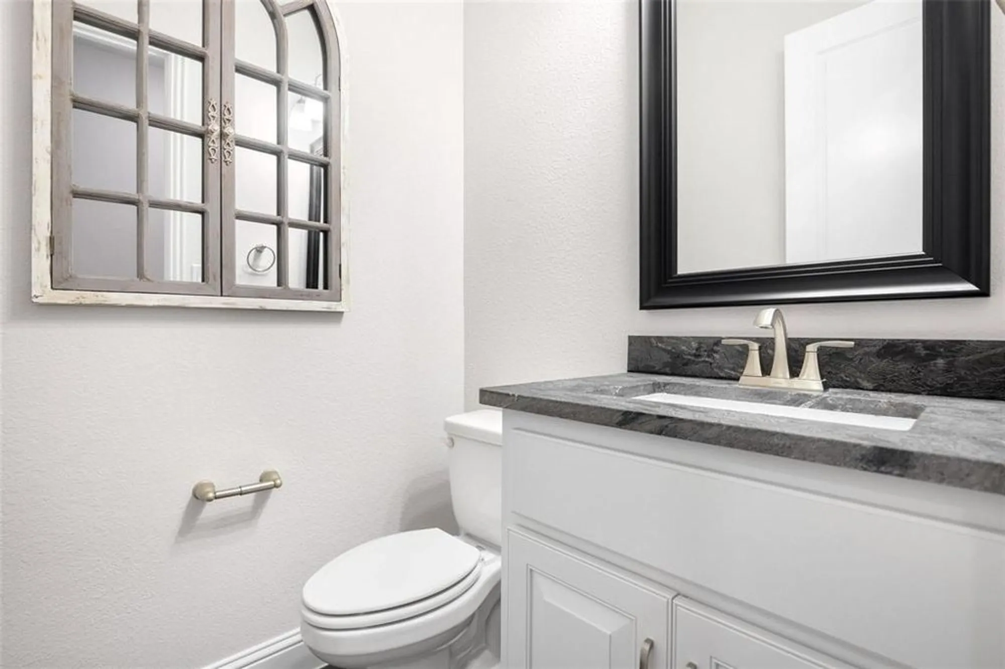 Property Slideshow image 32 of 40 | 7736 castlebridge, The Colony, TX, 75056