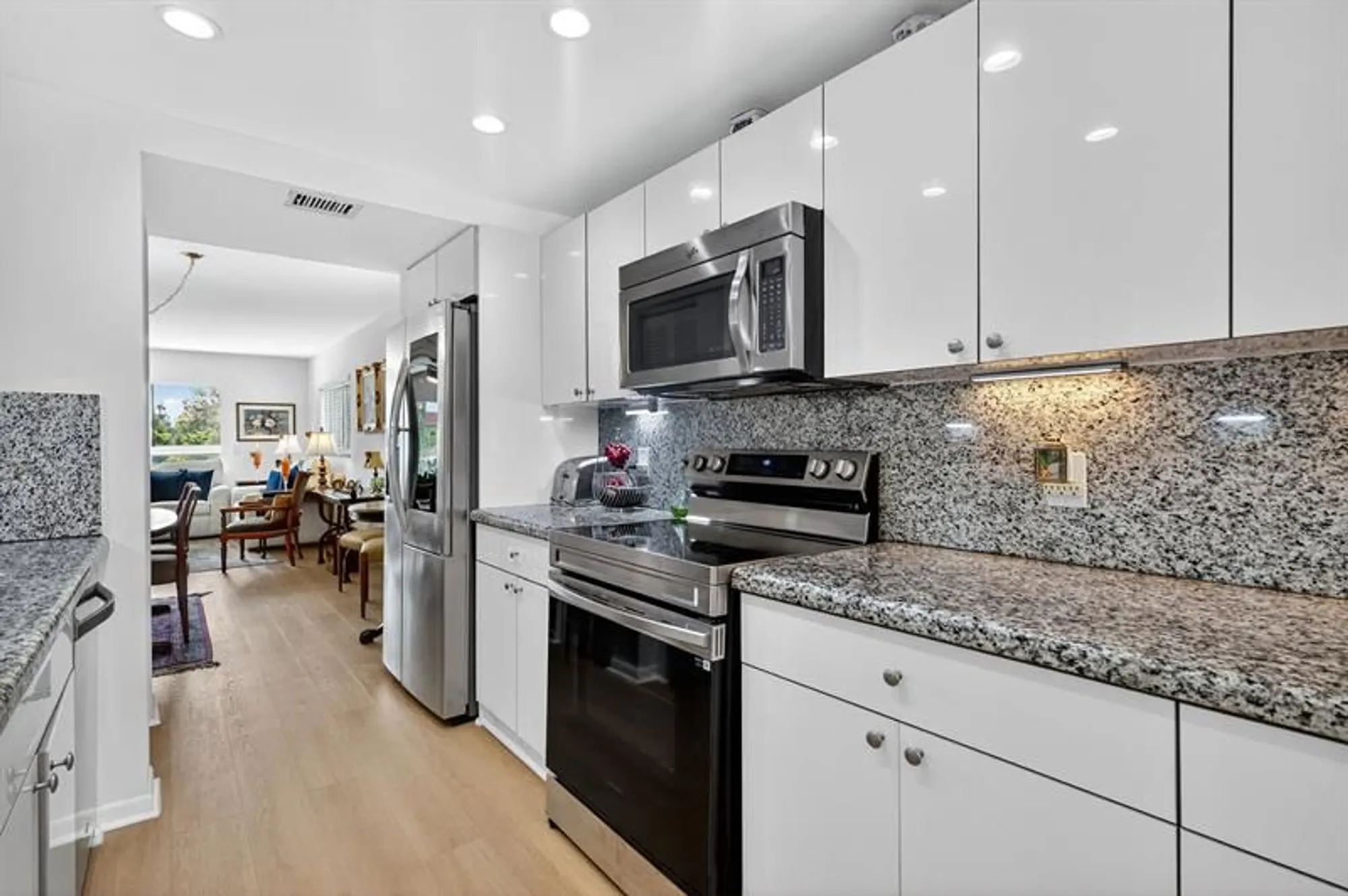 Property Slideshow image 11 of 48 | 13000 sw 15th ct 314u, Pembroke Pines, FL, 33027