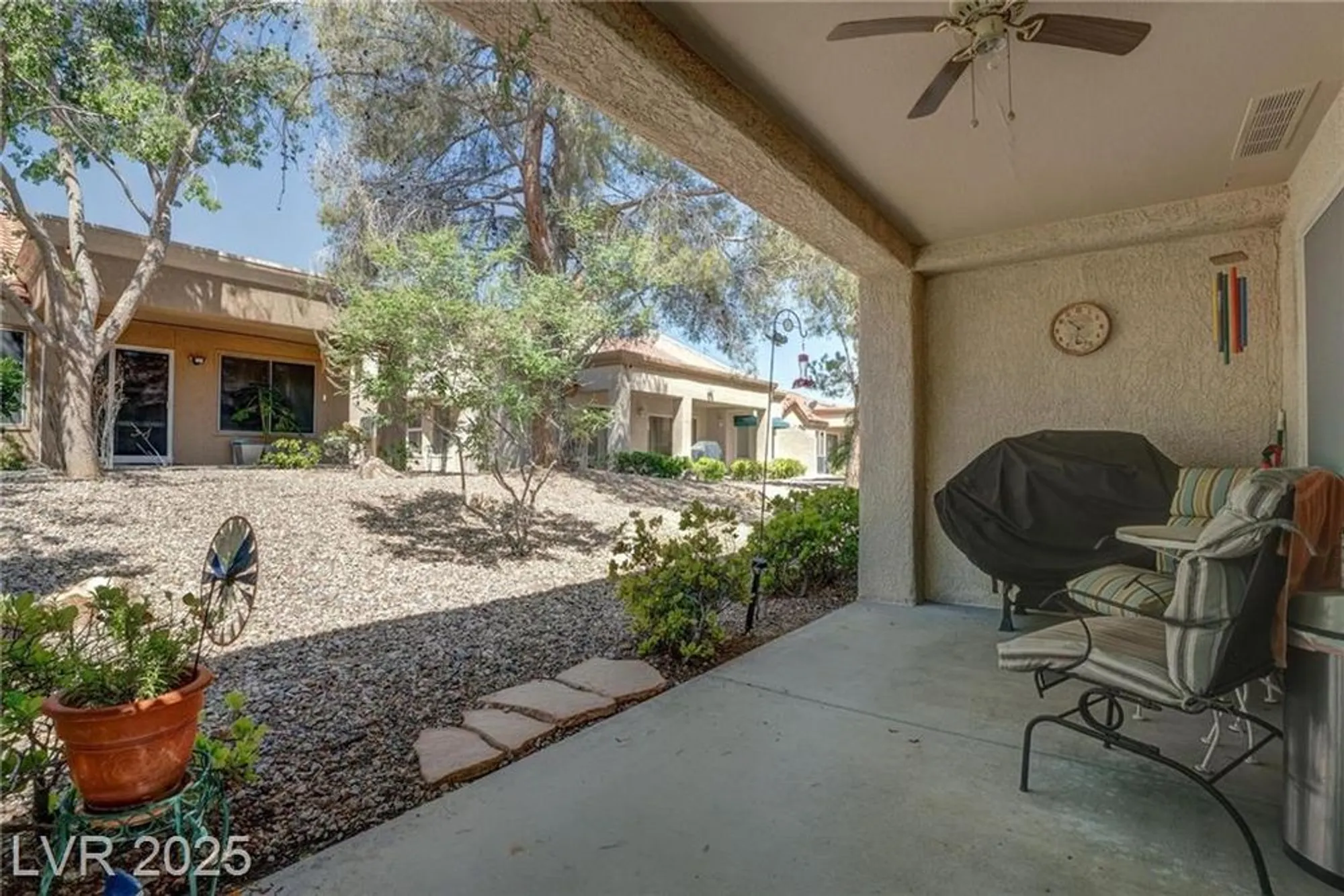 Property Slideshow image 18 of 42 | 2541 desert glen dr, Las Vegas, NV, 89134