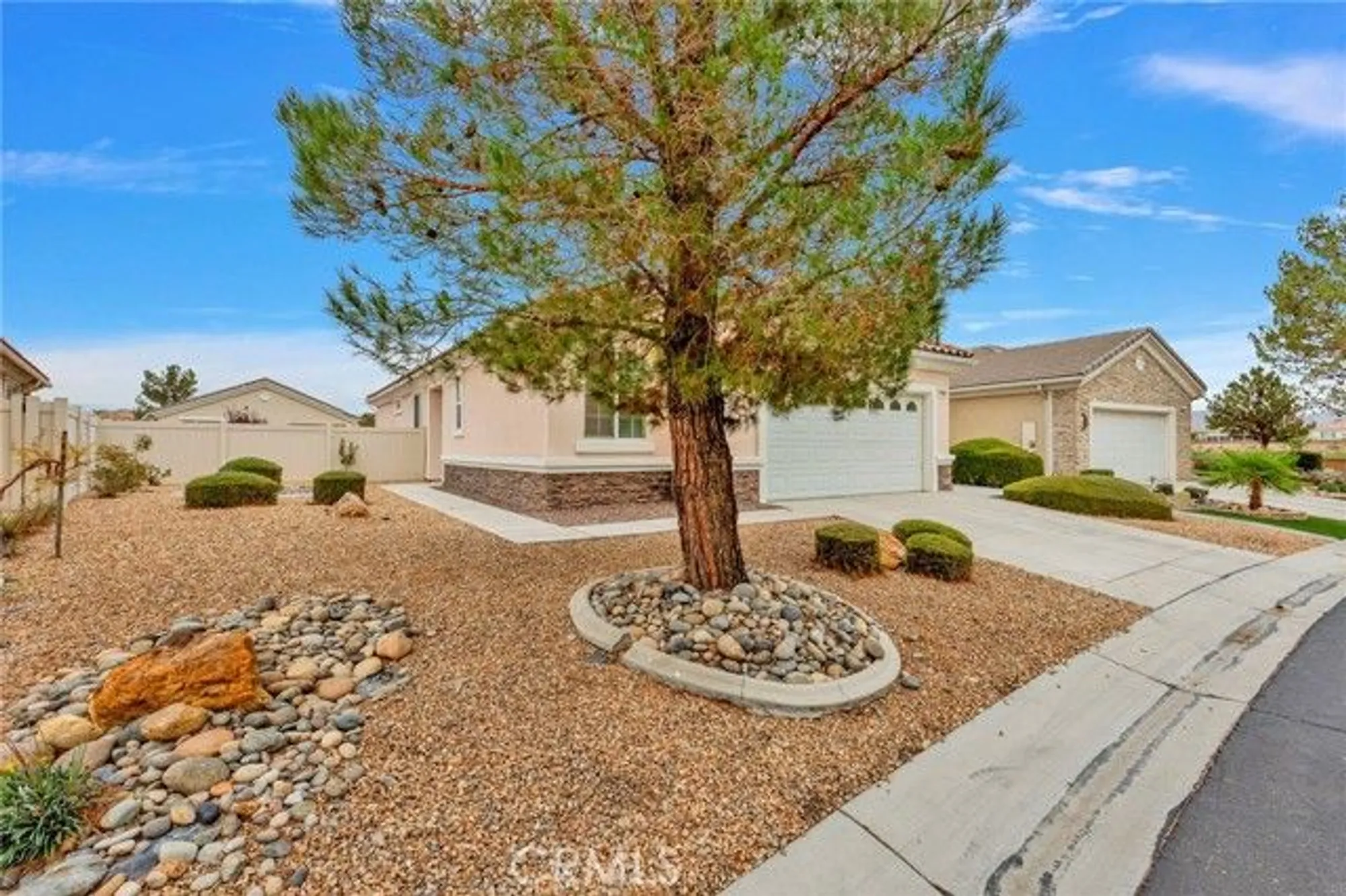 Property Slideshow image 2 of 40 | 11063 semmering ct, Apple Valley, CA, 92308
