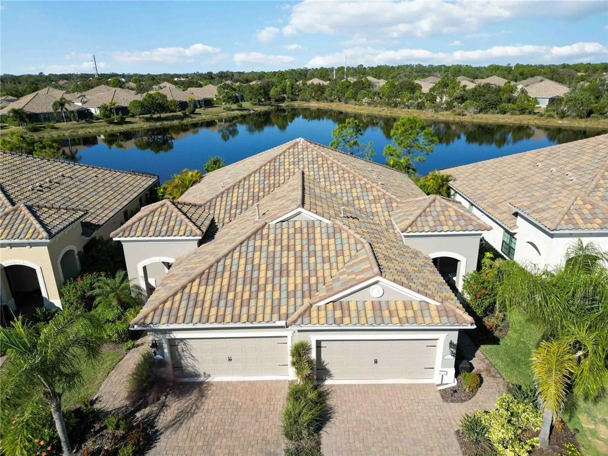 Property Slideshow image 1 of 70 | 21625 avon park ct, Venice, FL, 34293