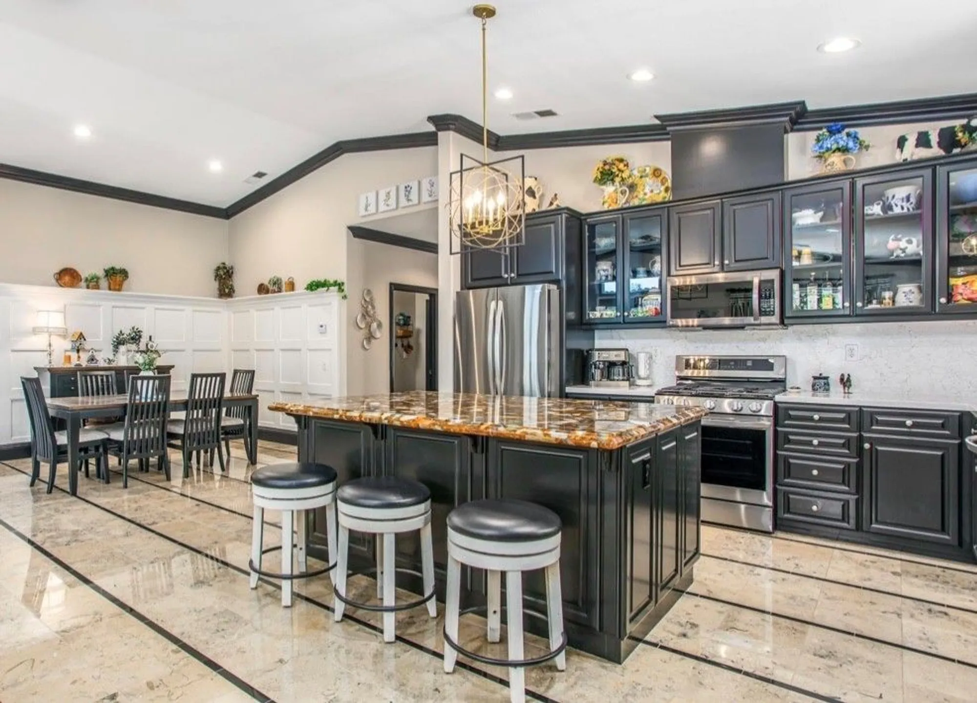 Property Slideshow image 4 of 59 | 132 slippery rock crk, Beaumont, CA, 92223