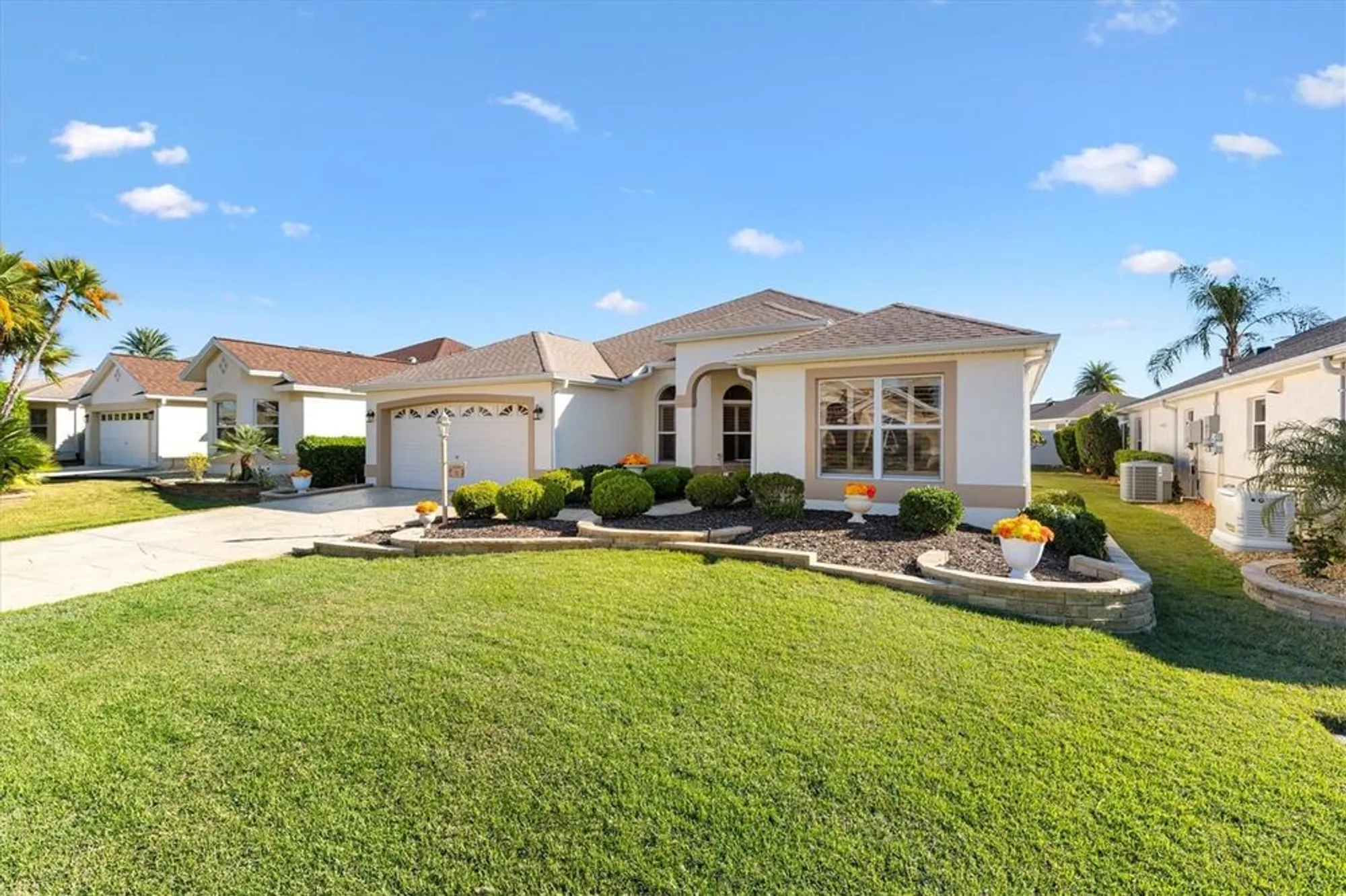 Property Slideshow image 3 of 37 | 552 society hill cir, The Villages, FL, 32162