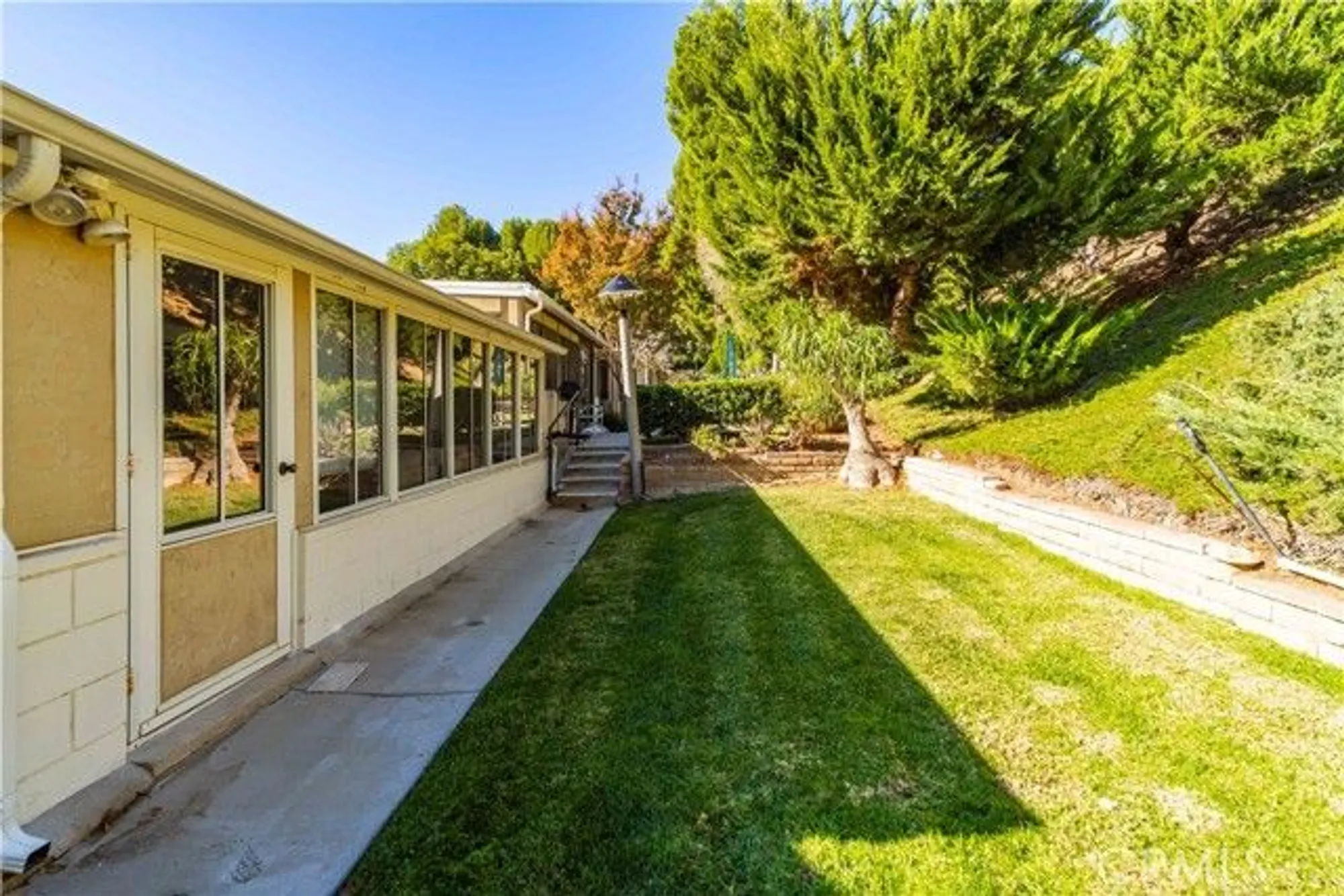 Property Slideshow image 23 of 30 | 19427 oak crossing rd, Newhall, CA, 91321