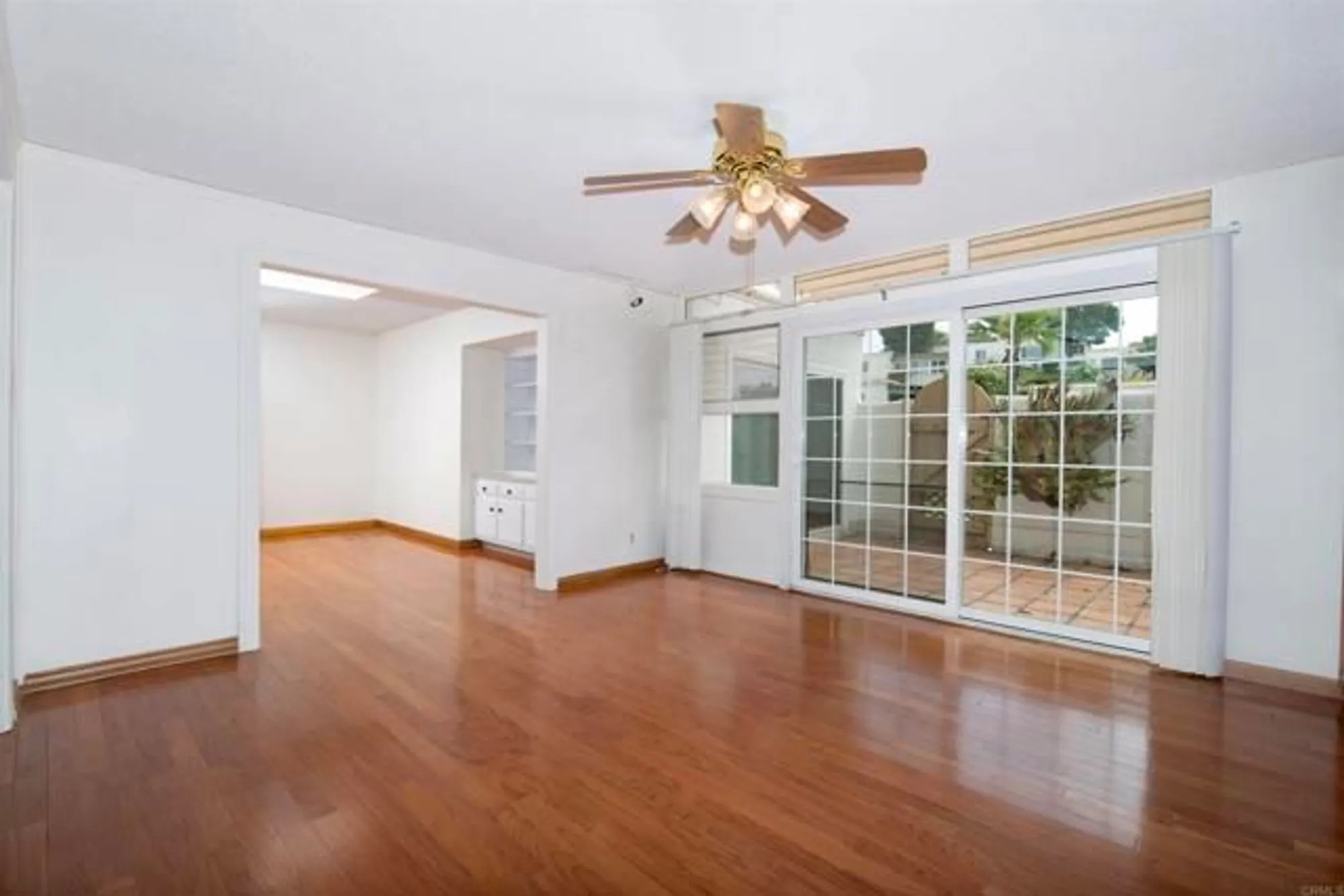 Property Slideshow image 12 of 32 | 3621 vista campana 11, Oceanside, CA, 92057