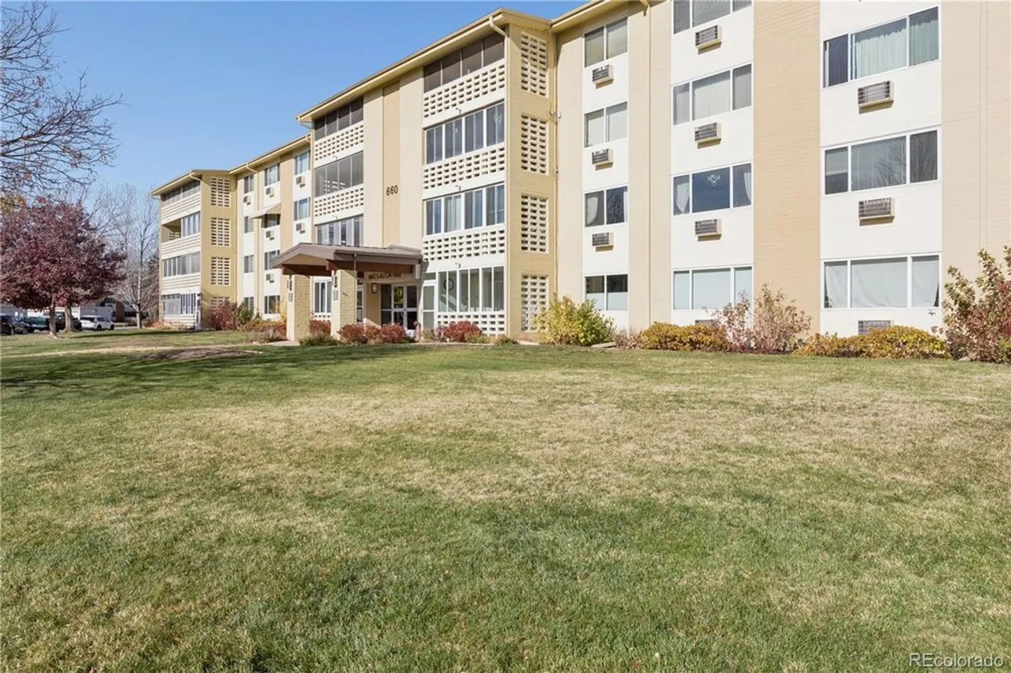 Property Slideshow image 3 of 35 | 660 s alton way 7b, Denver, CO, 80247