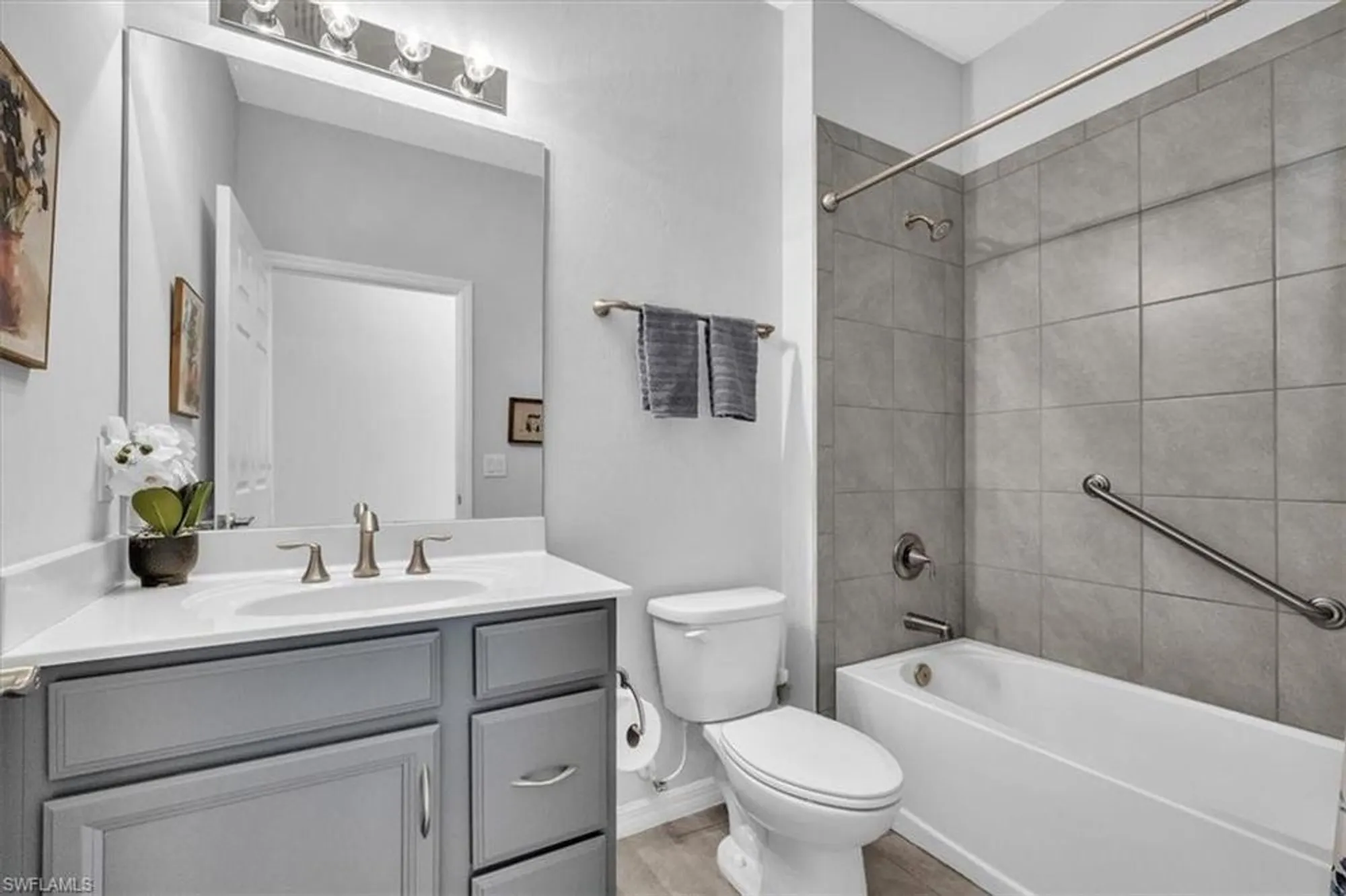 Property Slideshow image 25 of 49 | 2155 summersweet dr, Alva, FL, 33920