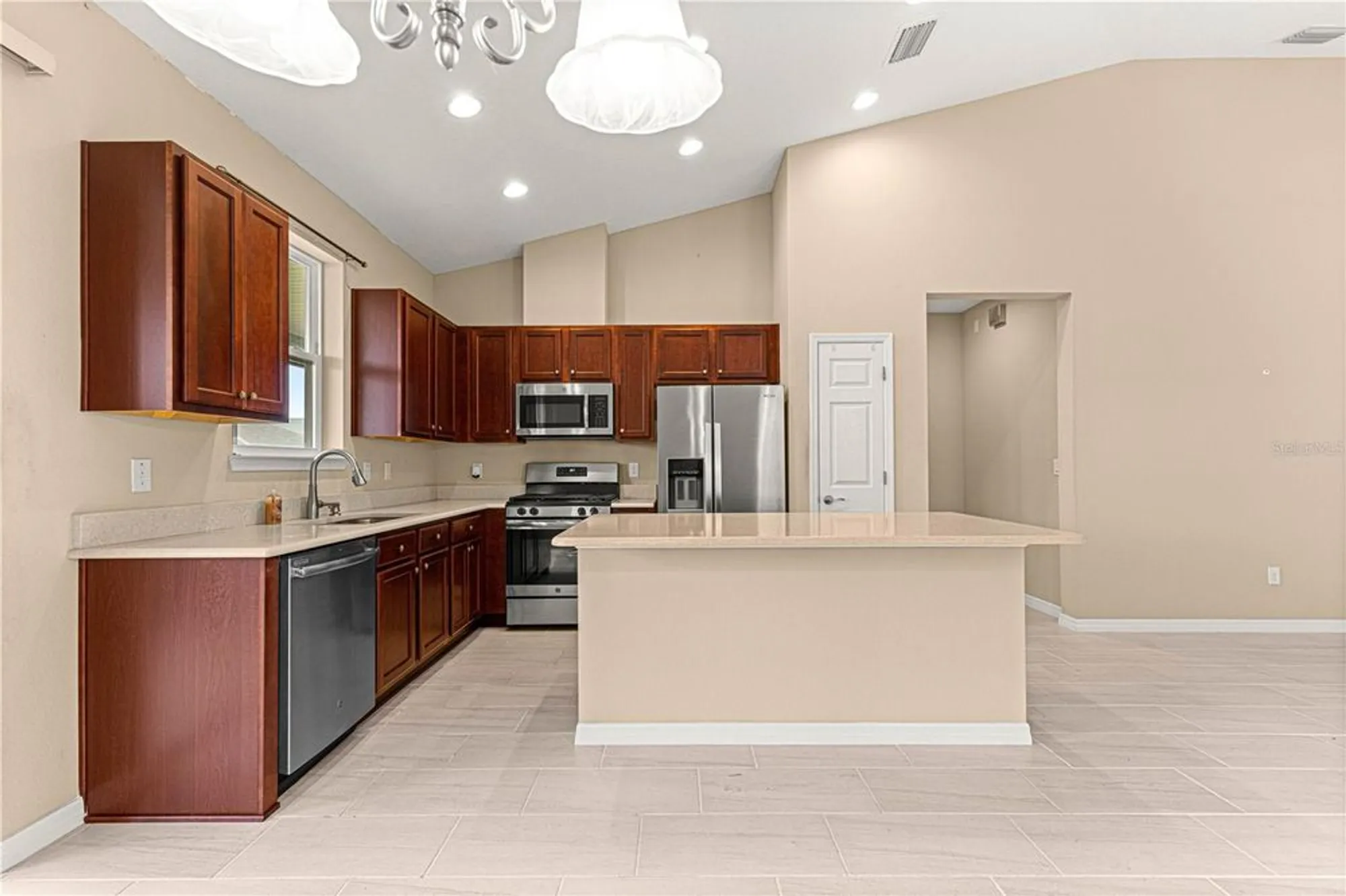 Property Slideshow image 13 of 46 | 5616 nw 39th ln, Ocala, FL, 34482