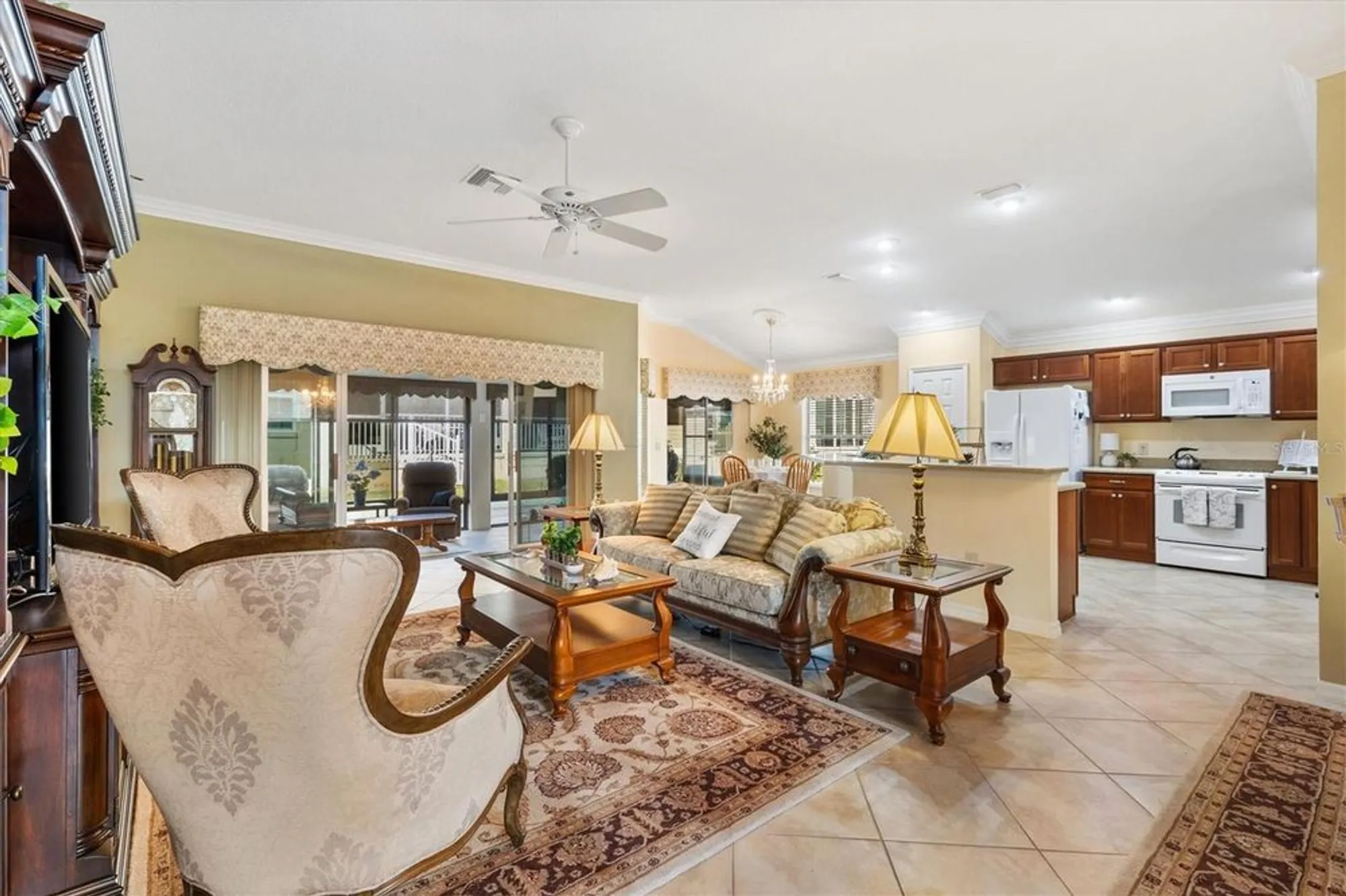 Property Slideshow image 8 of 35 | 933 folkstone way, The Villages, FL, 32162