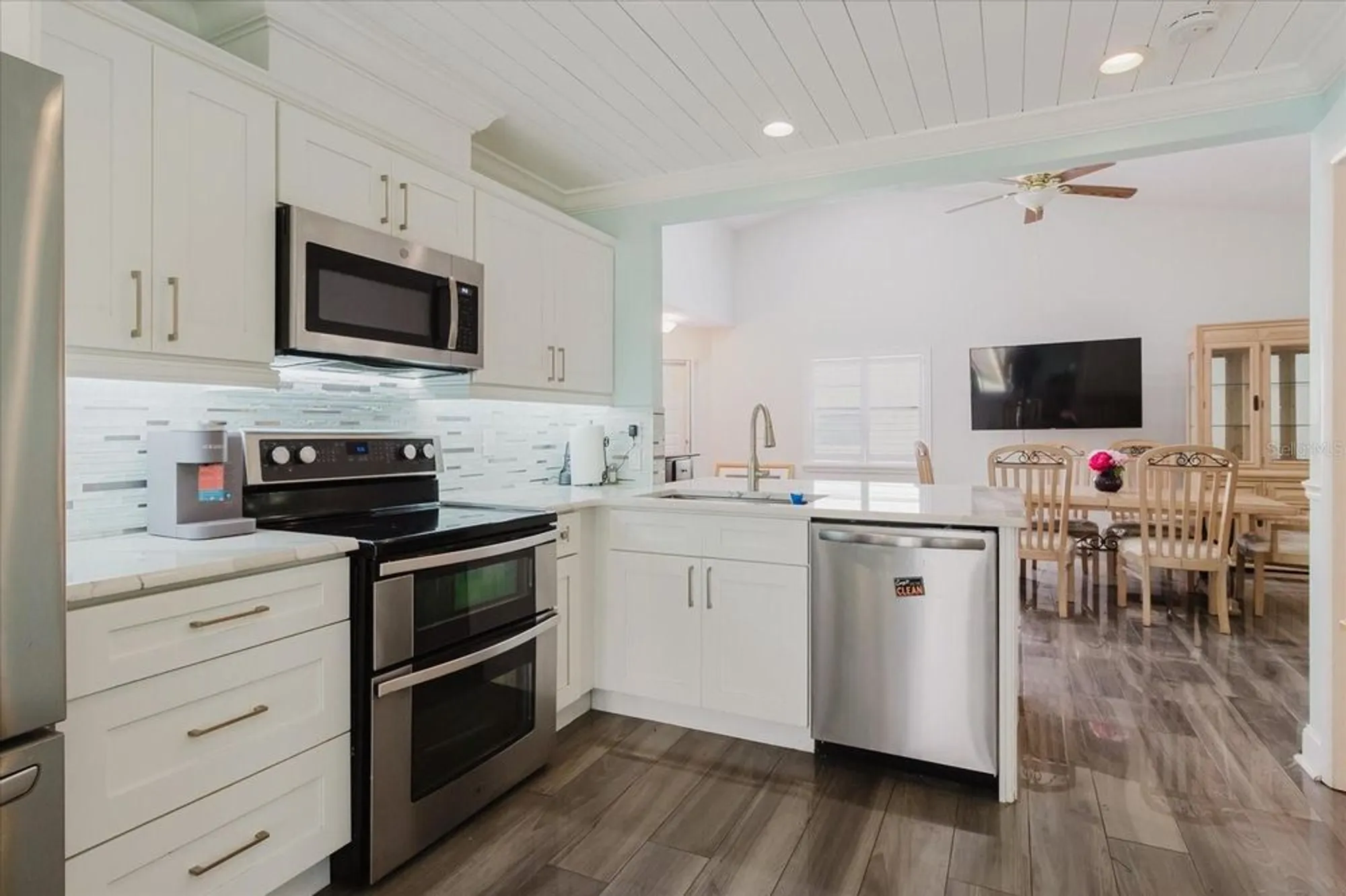 Property Slideshow image 5 of 37 | 11521 rose tree dr, New Port Richey, FL, 34654