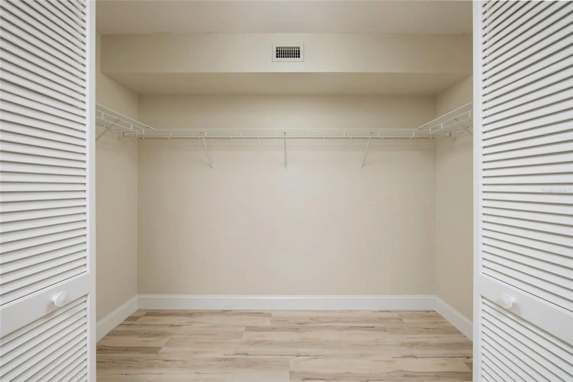 Property Slideshow image 21 of 61 | 2220 spanish dr 36, Clearwater, FL, 33763