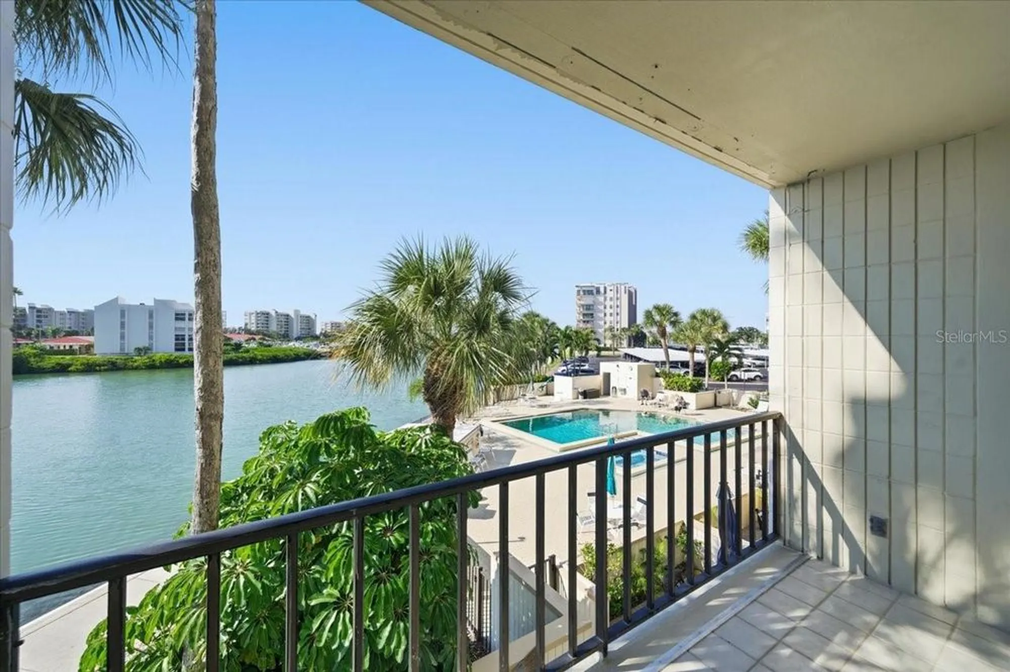 Property Slideshow image 8 of 62 | 7400 sun island dr 202, South Pasadena, FL, 33707