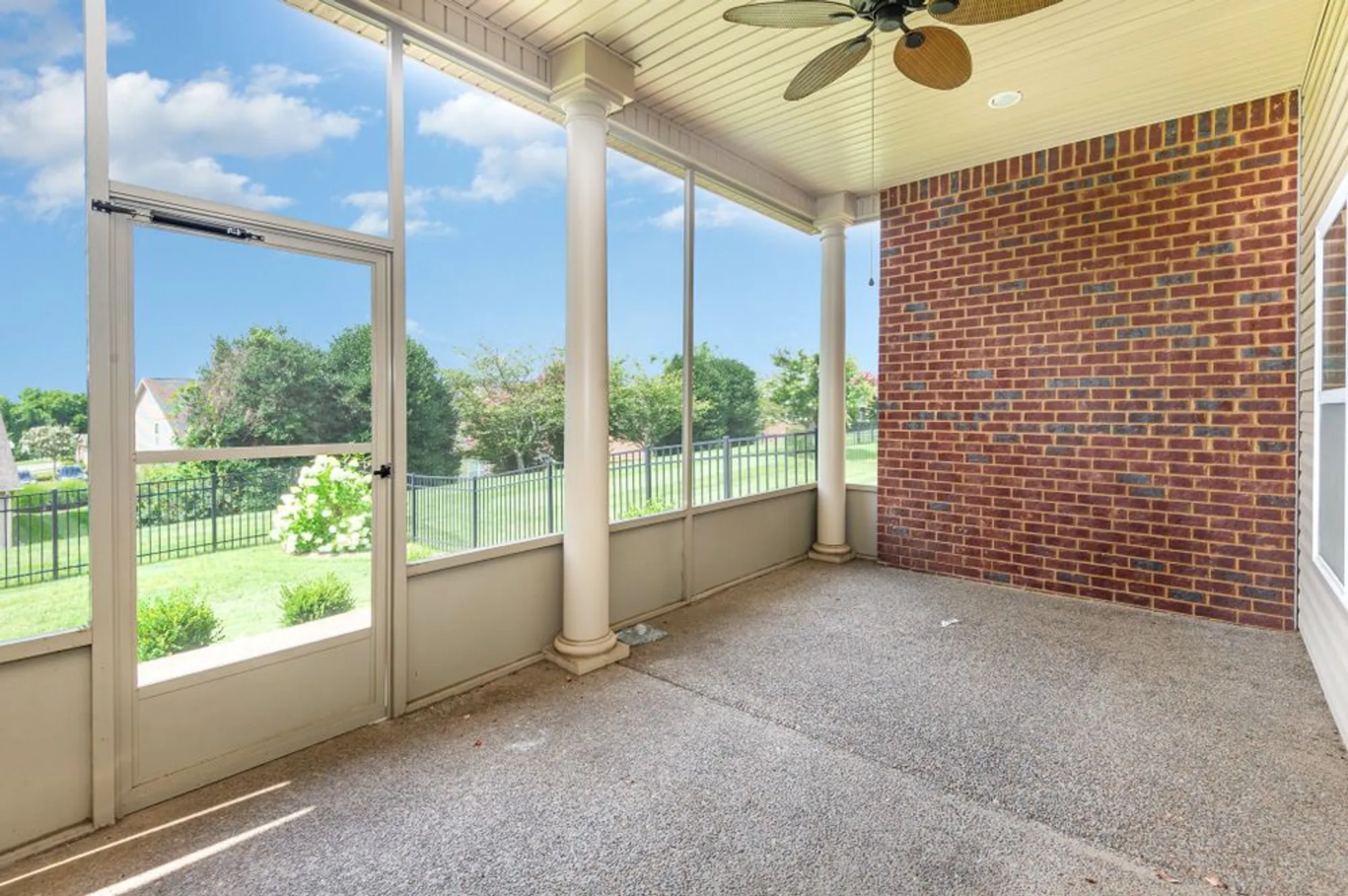 Property Slideshow image 25 of 37 | 445 stonegate dr, Lebanon, TN, 37090