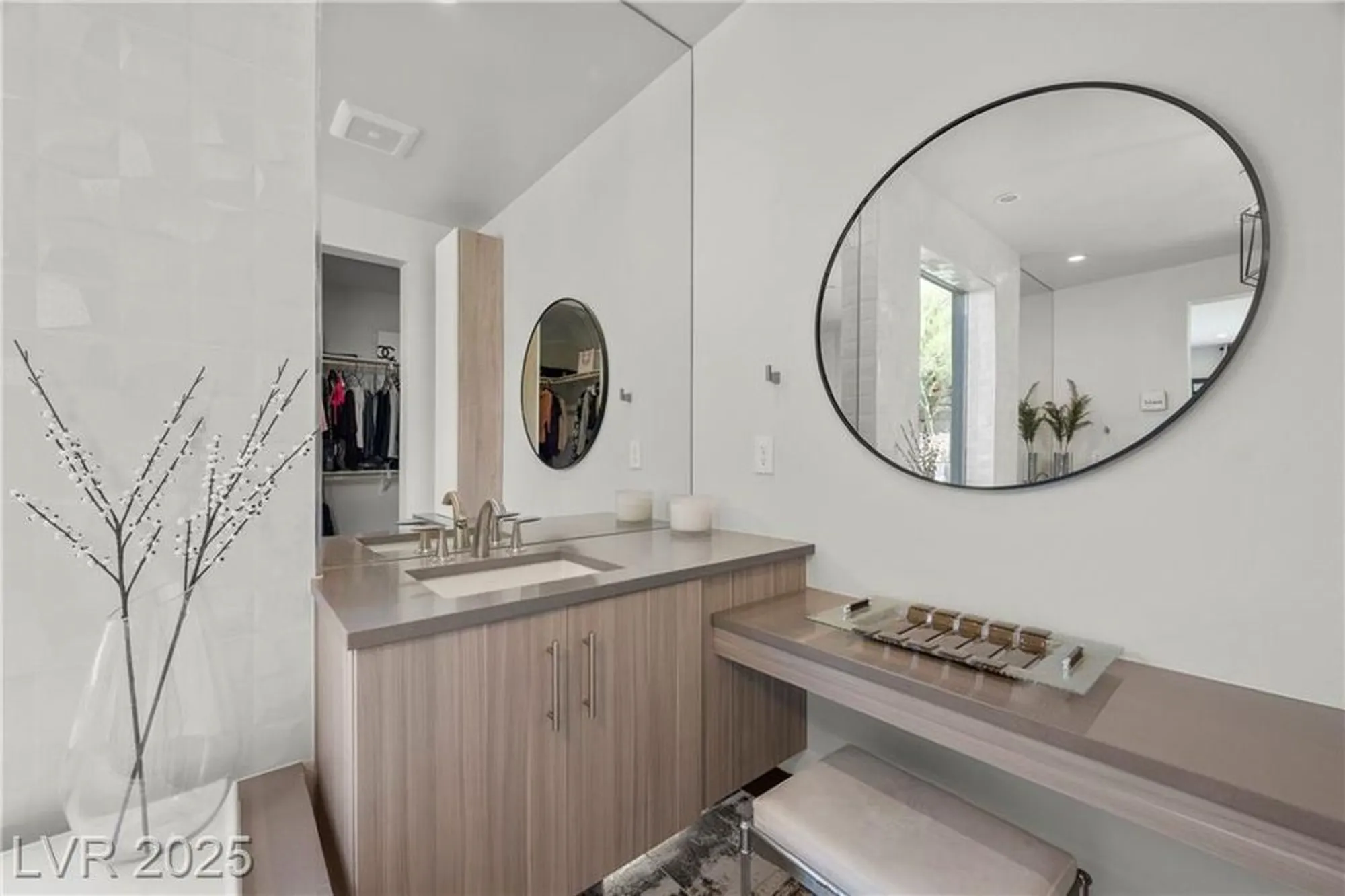 Property Slideshow image 38 of 99 | 5 highland cove ln, Henderson, NV, 89011