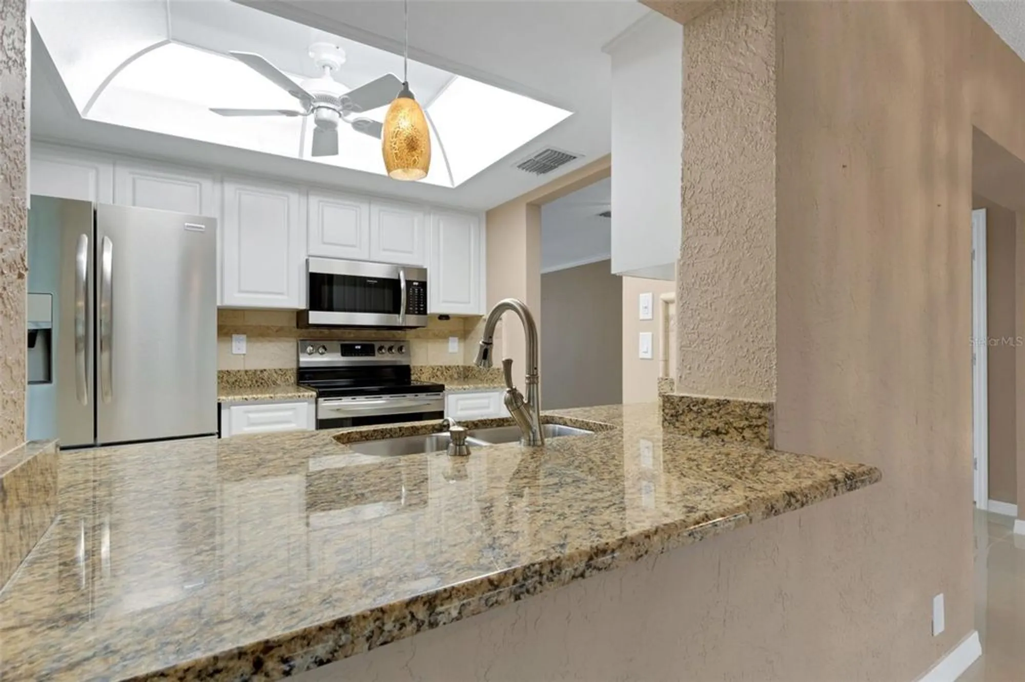 Property Slideshow image 23 of 90 | 3098 e dorchester dr, Palm Harbor, FL, 34684