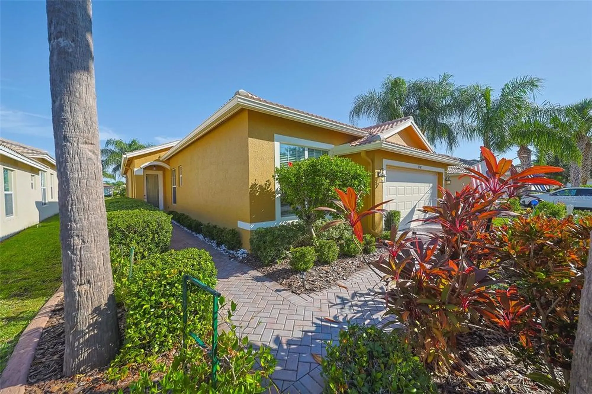 Property Slideshow image 9 of 67 | 15948 cobble mill dr, Wimauma, FL, 33598