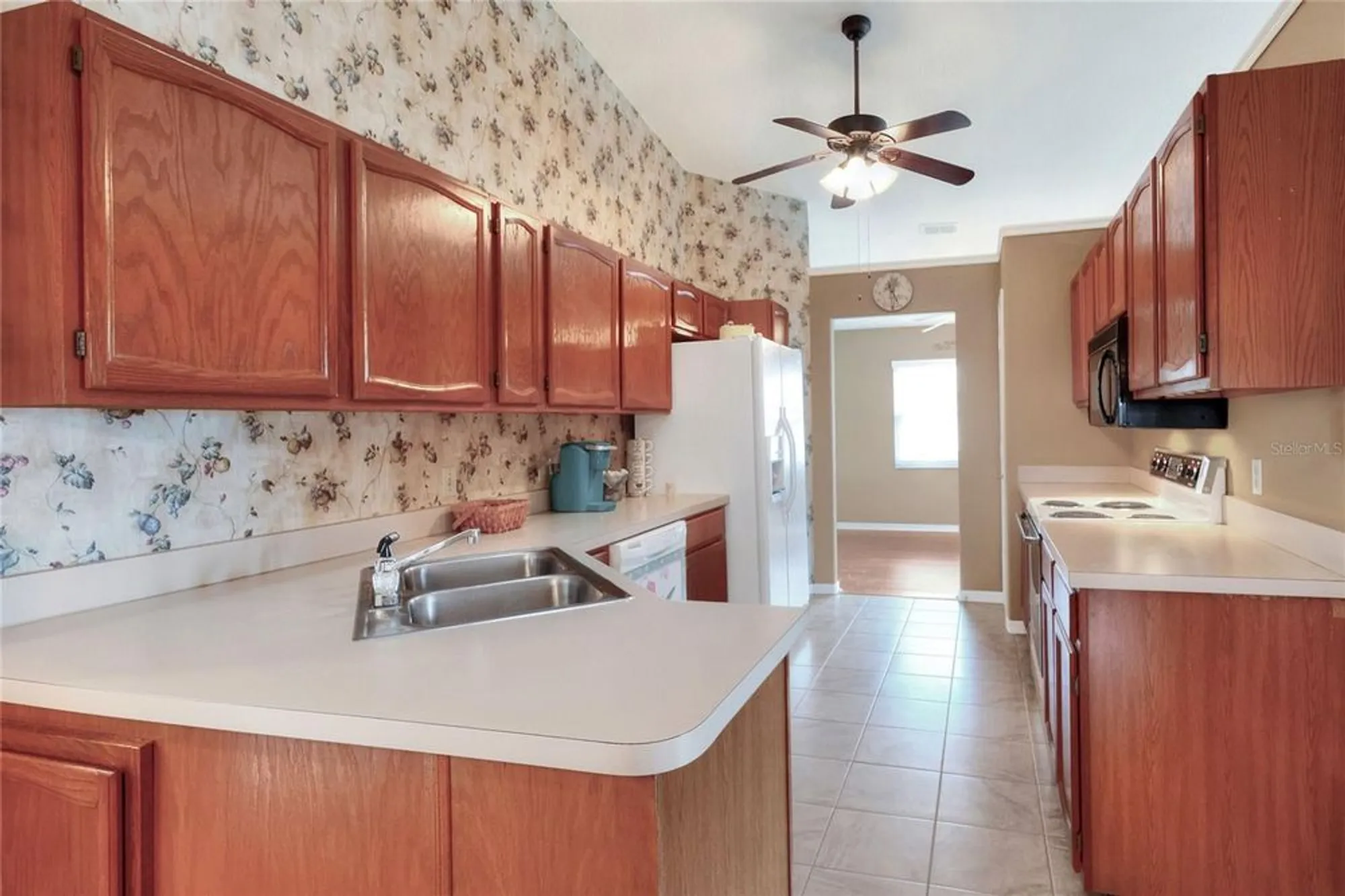 Property Slideshow image 10 of 82 | 6301 egret dr, Lakeland, FL, 33809