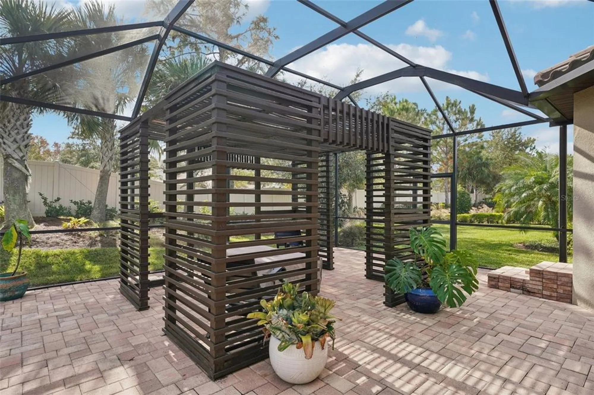 Property Slideshow image 17 of 31 | 8433 alberata vista dr, Tampa, FL, 33647