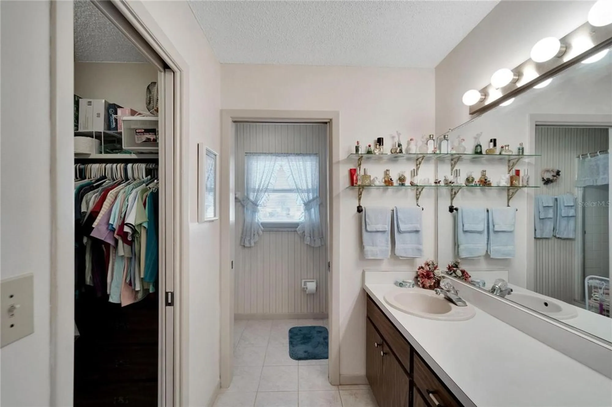 Property Slideshow image 16 of 42 | 612 allegheny dr, Sun City Center, FL, 33573