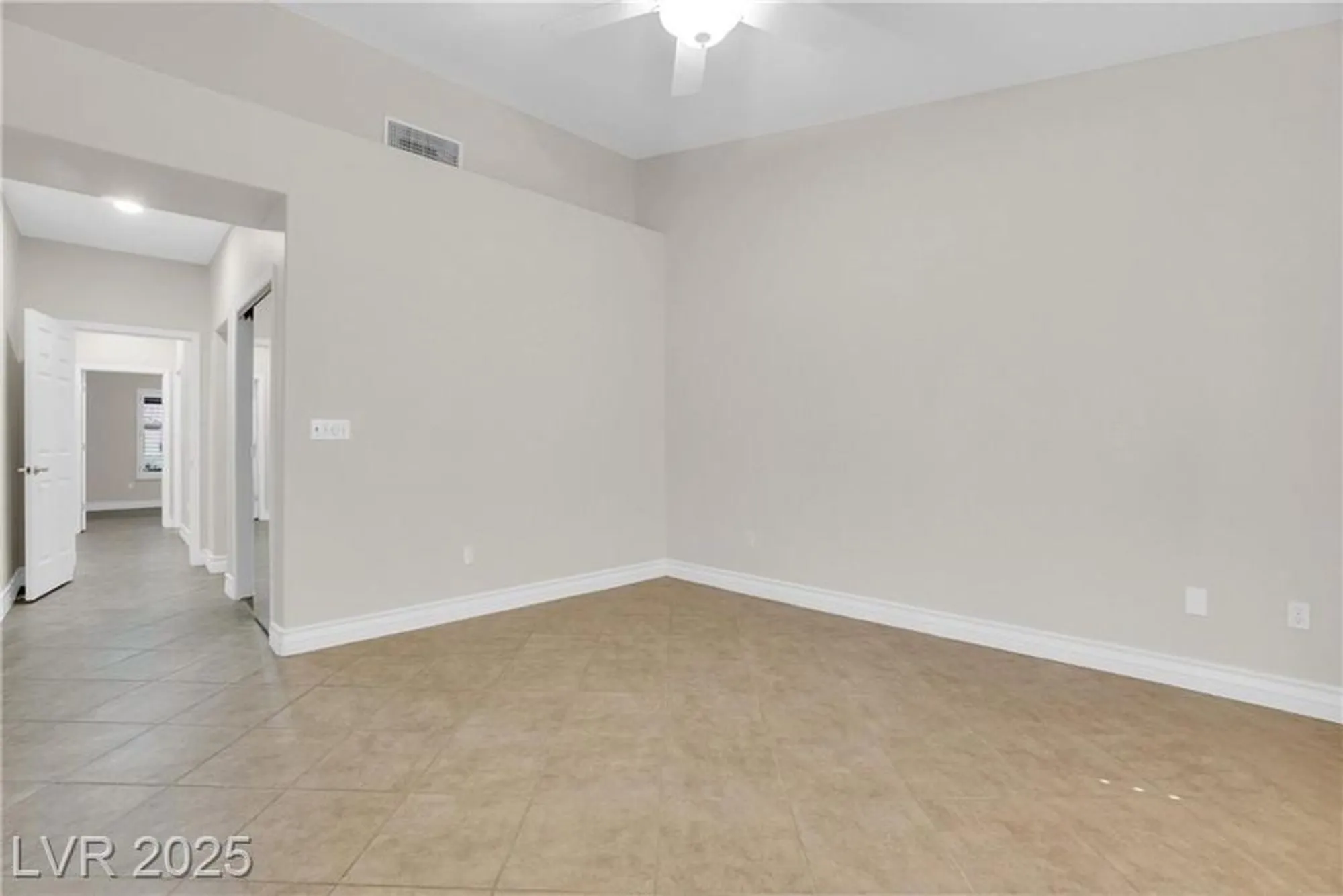 Property Slideshow image 15 of 26 | 2501 maddington dr, Las Vegas, NV, 89134