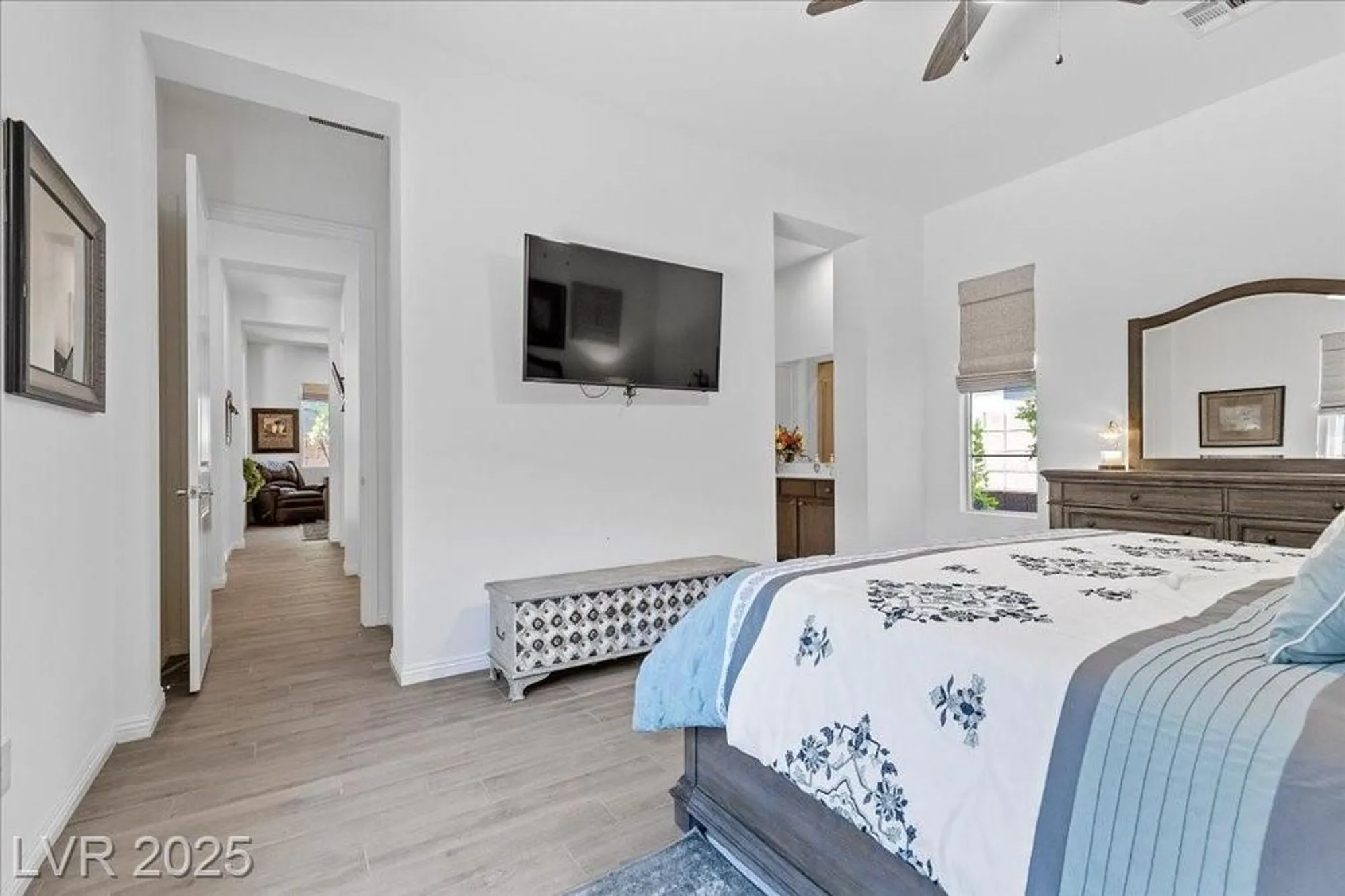 Property Slideshow image 36 of 77 | 6722 desert crimson st, Las Vegas, NV, 89148