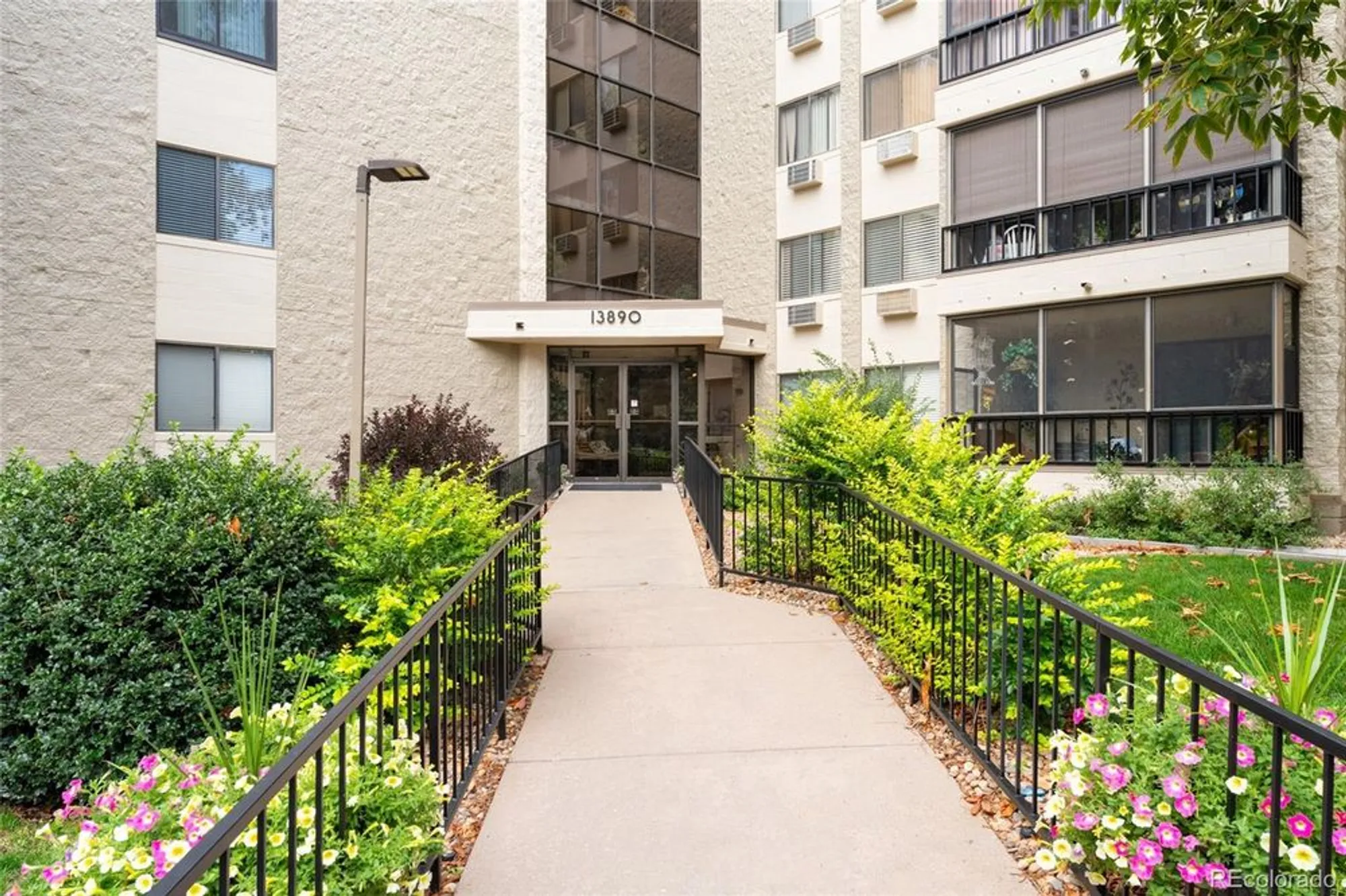 Property Slideshow image 28 of 43 | 13890 e marina dr 606, Aurora, CO, 80014