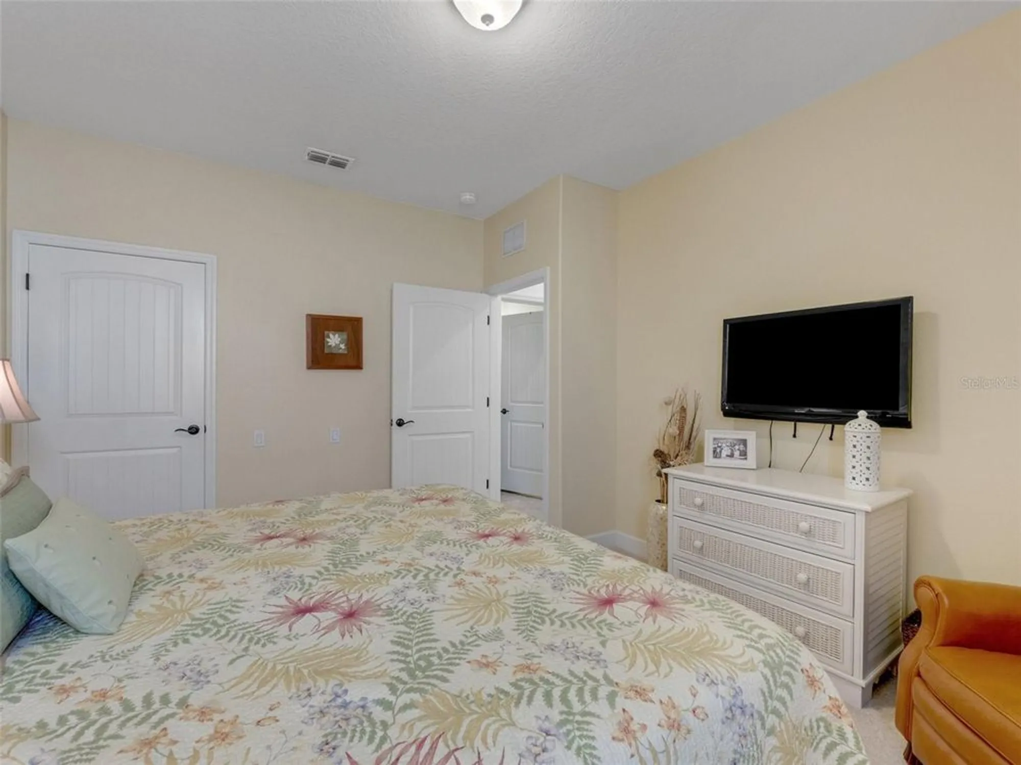 Property Slideshow image 24 of 67 | 208 almeria way, Davenport, FL, 33837