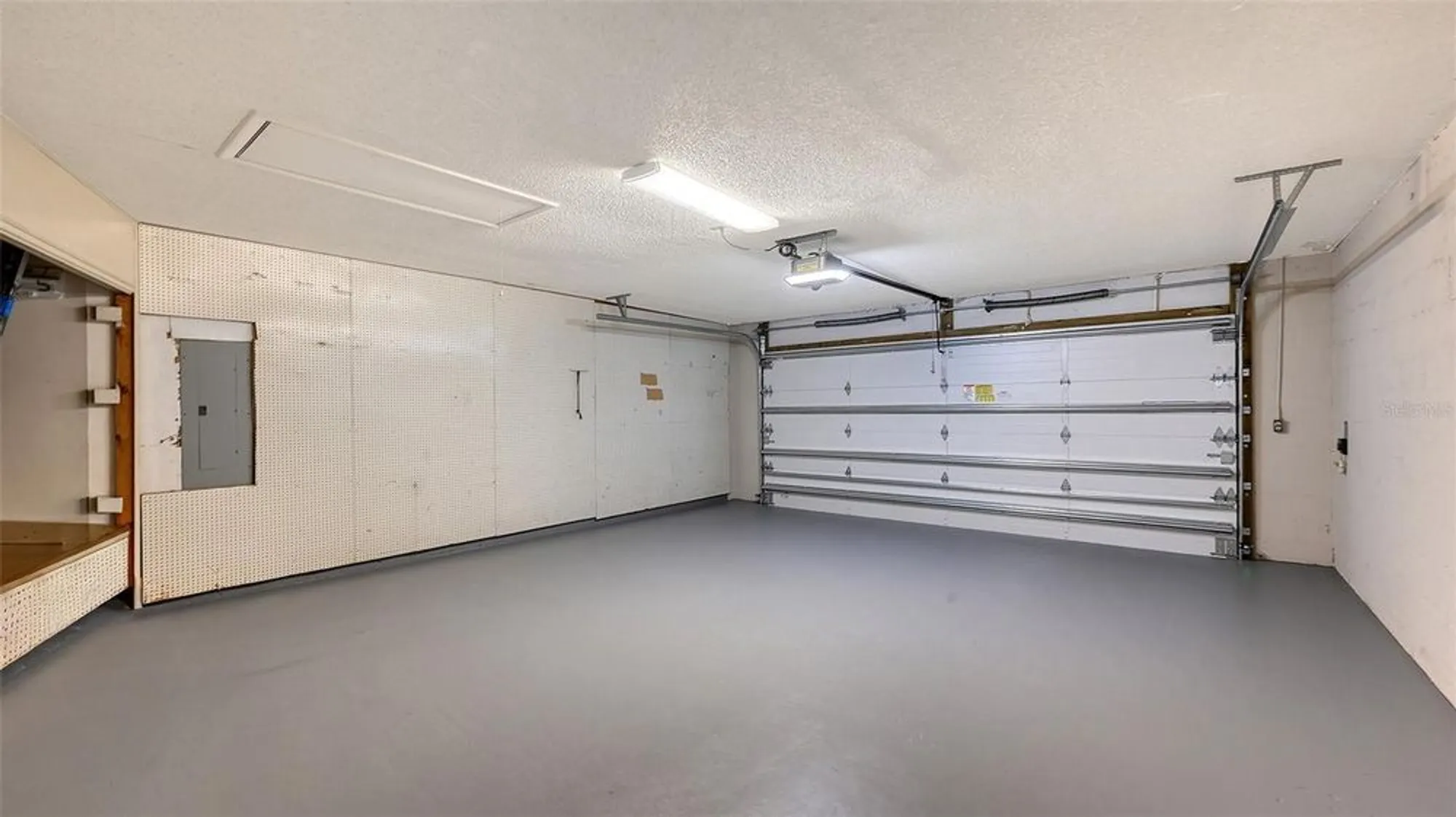 Property Slideshow image 39 of 64 | 8010 conservatory dr, Sarasota, FL, 34243