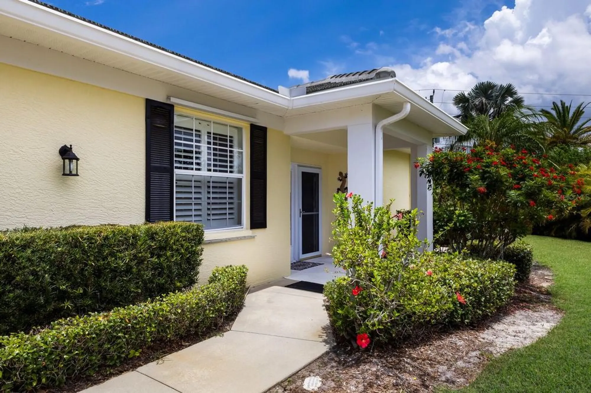 Property Slideshow image 2 of 28 | 915 barclay ct, Venice, FL, 34293