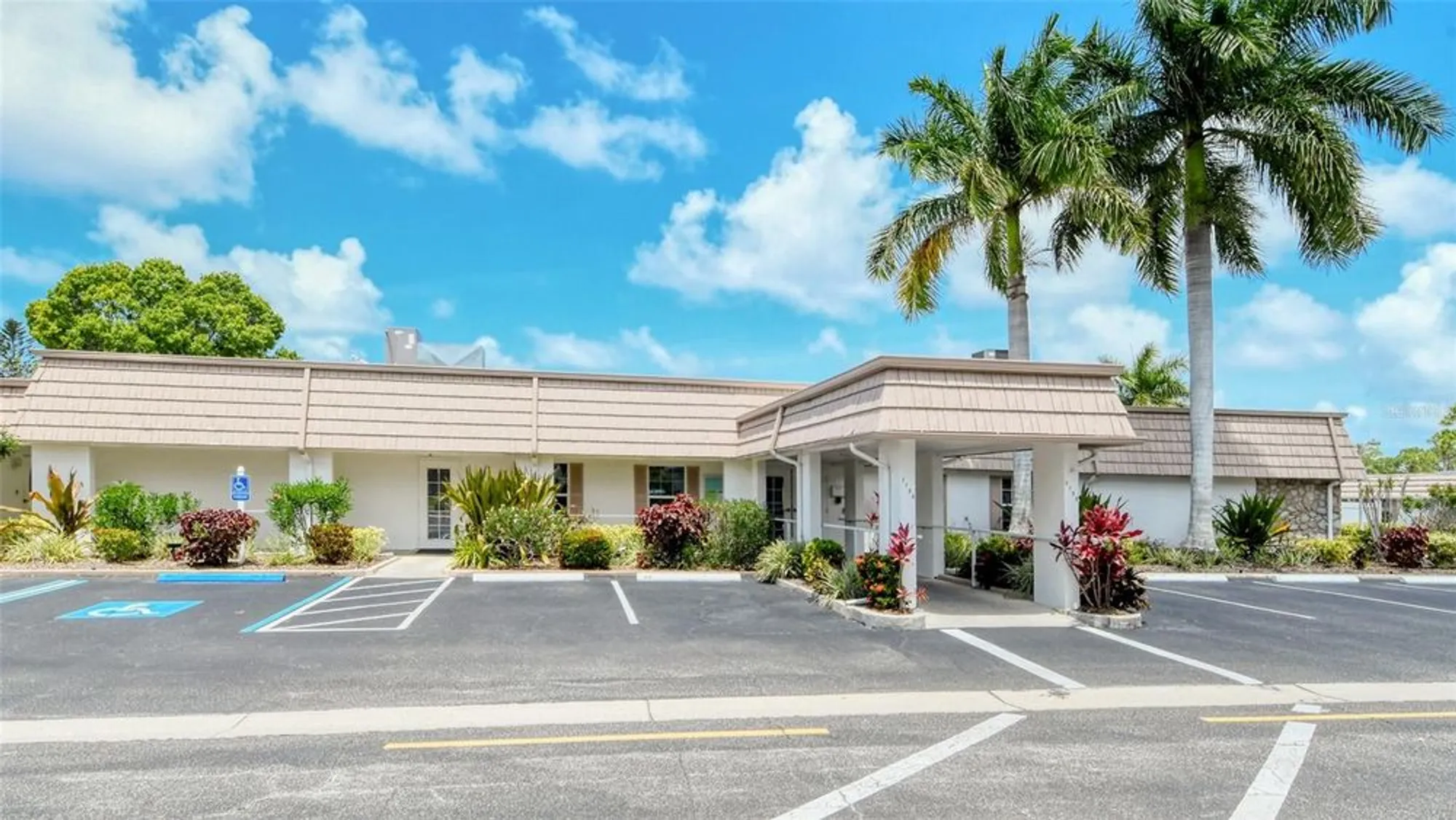 Property Slideshow image 68 of 86 | 2016 riverbluff pkwy v328, Sarasota, FL, 34231