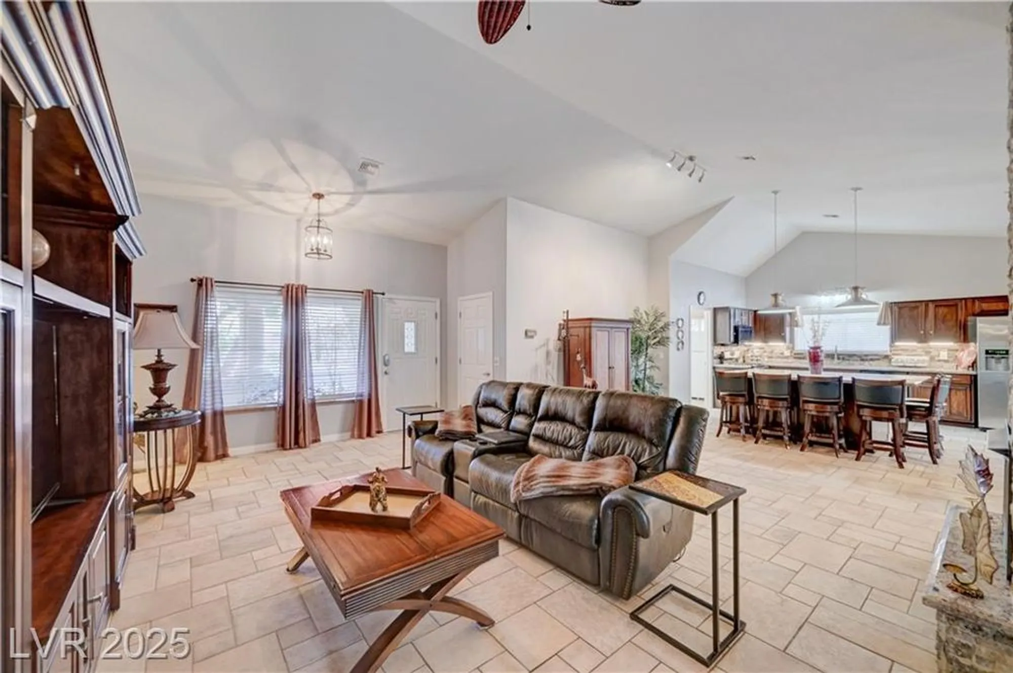Property Slideshow image 11 of 69 | 3033 merimar dr, Las Vegas, NV, 89134