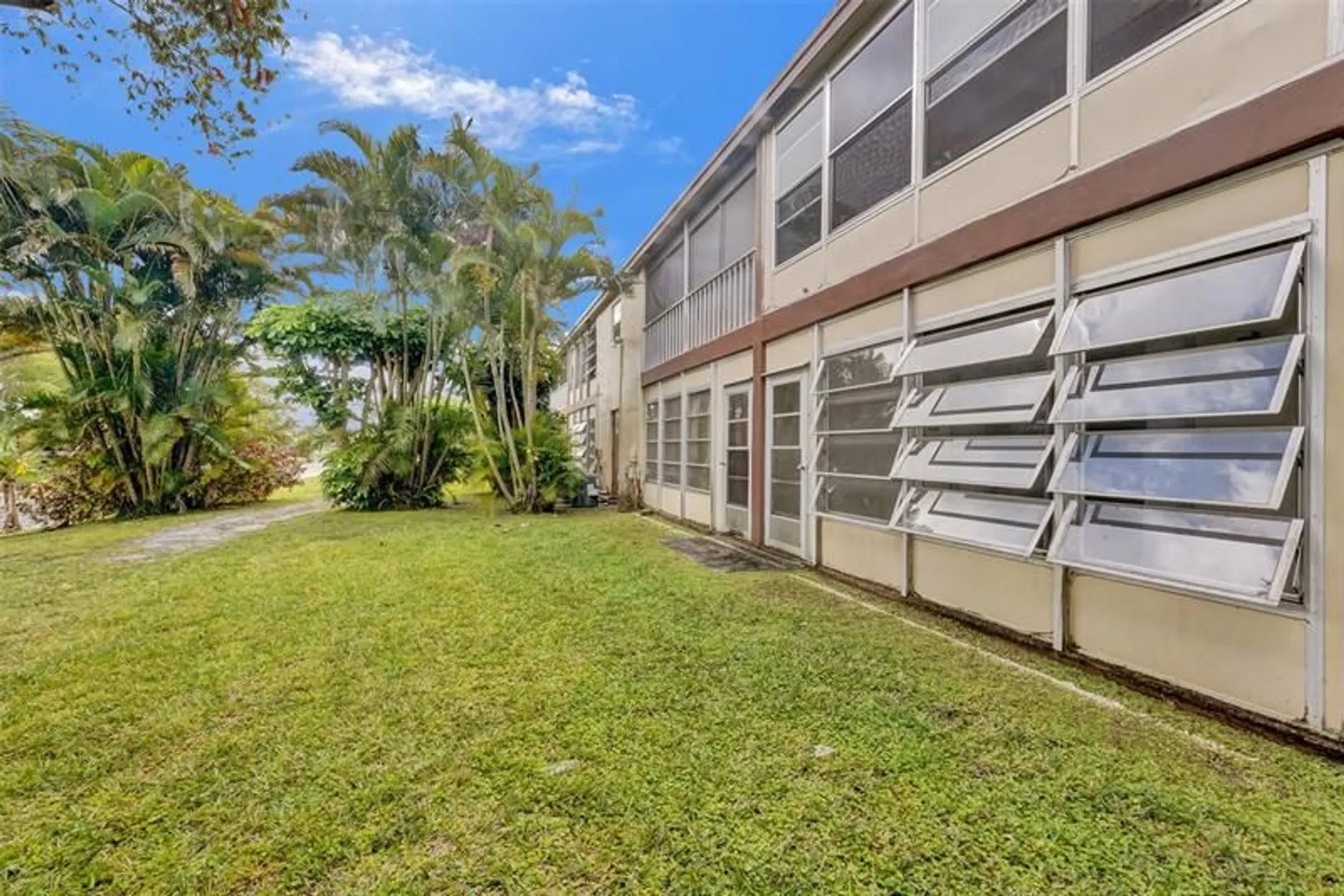 Property Slideshow image 32 of 60 | 7605 nw 5th pl apt 103, Margate, FL, 33063