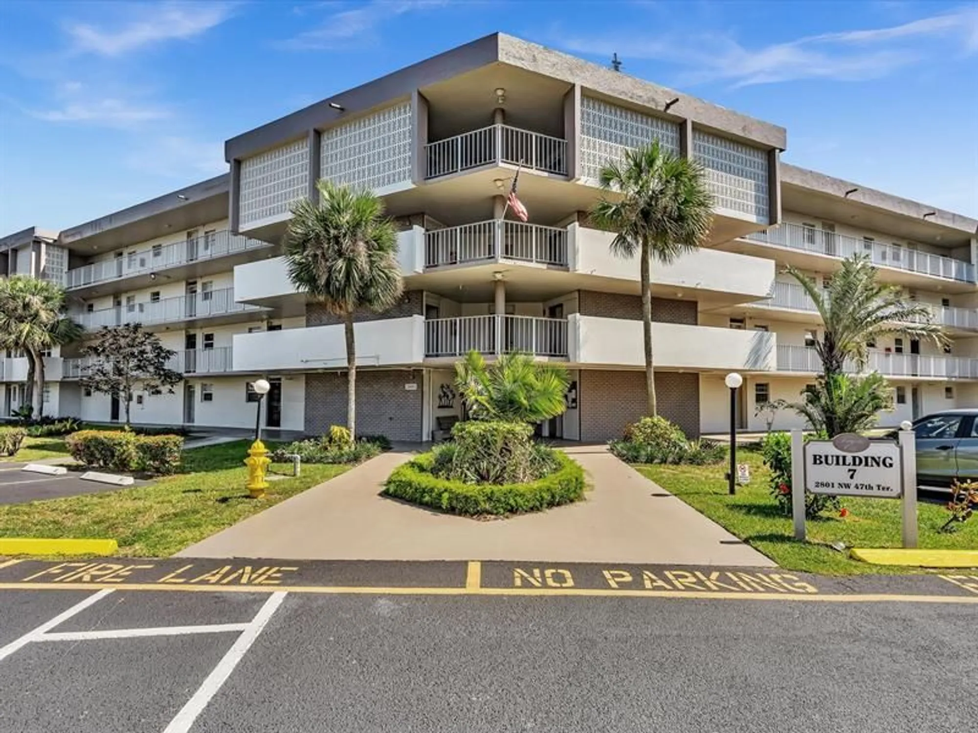 Property Slideshow image 2 of 41 | 2801 nw 47th ter apt 106, Lauderdale Lakes, FL, 33313