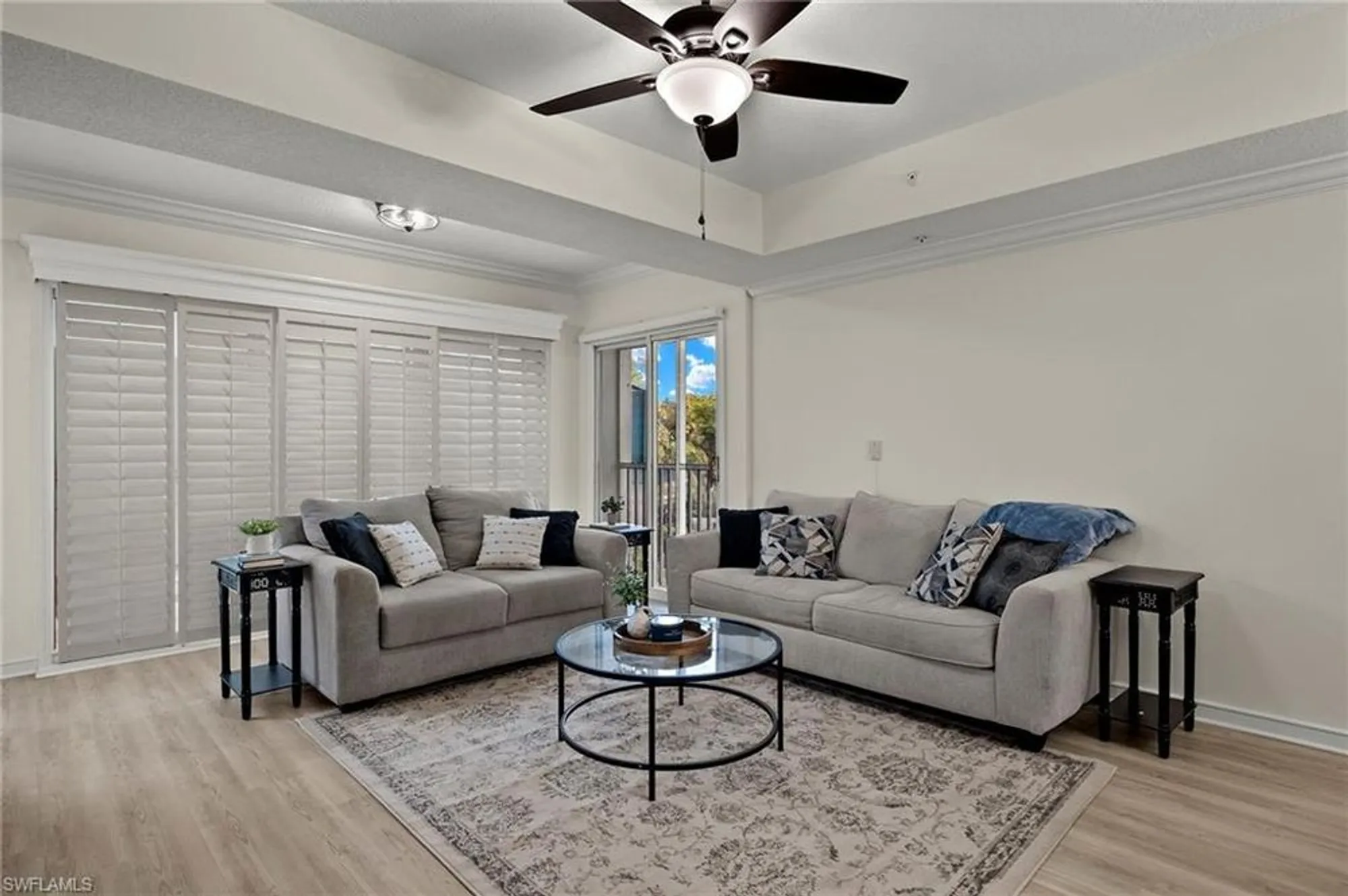 Property Slideshow image 4 of 36 | 100 glenview pl 202, Naples, FL, 34108