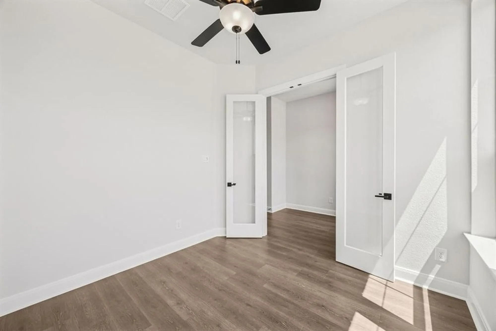 Property Slideshow image 12 of 30 | 2065 spotted fawn dr, Arlington, TX, 76005